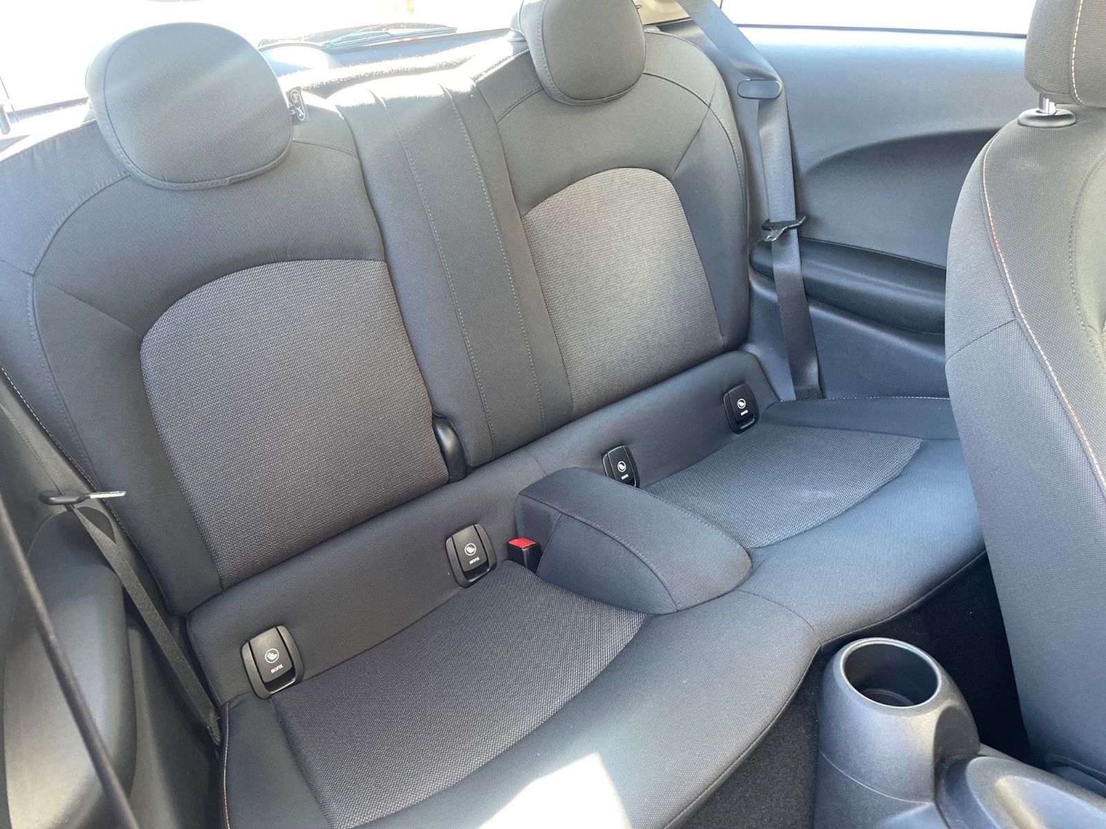 MINI Cooper - Samsaru's Car Outlet