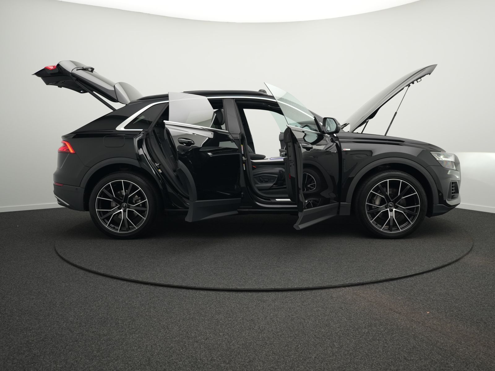 Audi Q8 55 TFSI quattro tiptronic 2x S line
