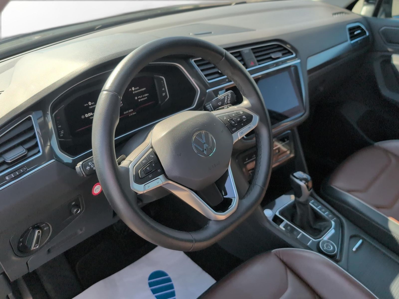 Volkswagen Tiguan Elegance 4M MATRIX+PANO+HUD+LEDER+VOLL!!