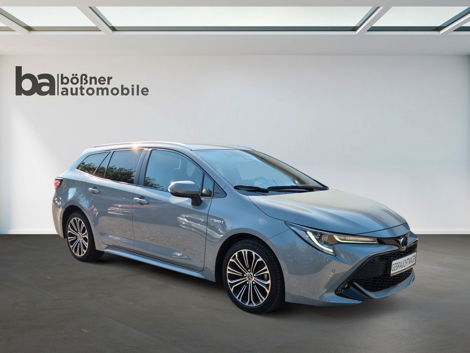 Toyota Corolla Touring Sports Hybrid Club - Samsaru's Car Outlet