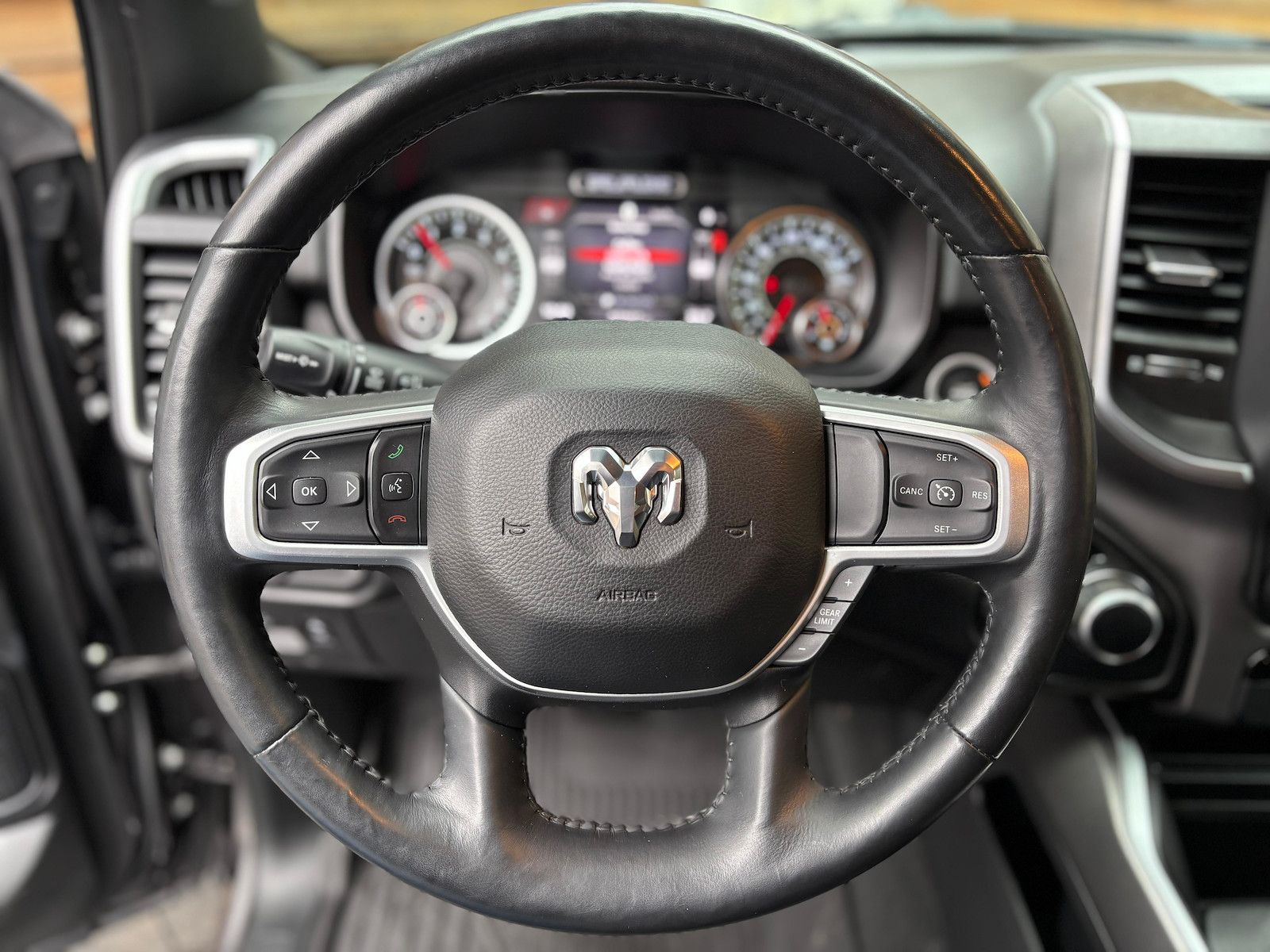 Dodge RAM 1500 5,7L Gen5 Hardtop QuadCab Leder LPG