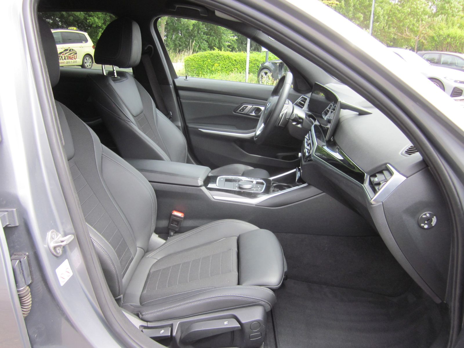 BMW 320e Touring LC Plus - Samsaru's Car Outlet