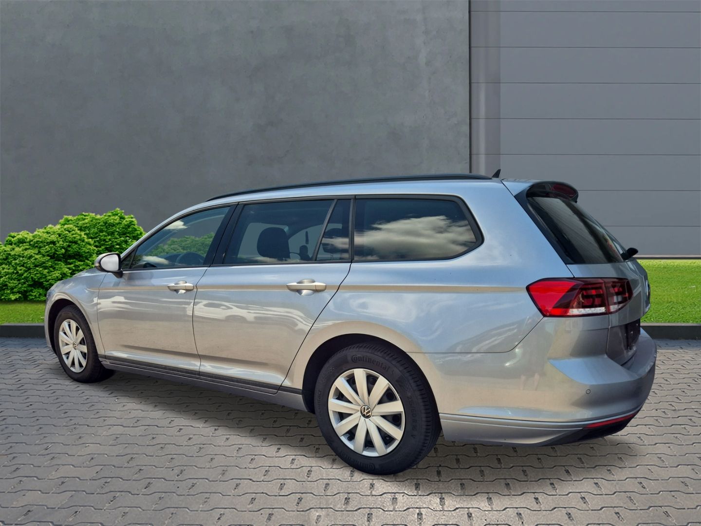Volkswagen Passat Variant Conceptline 2.0 TDI - Samsaru's Car Outlet
