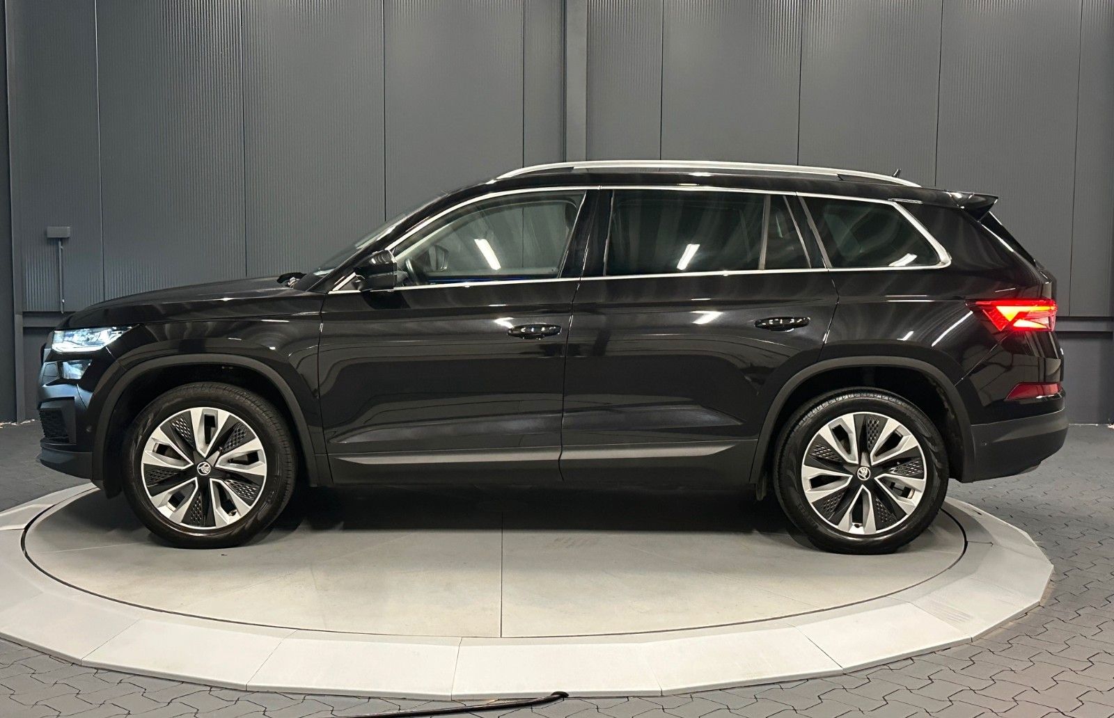 Skoda Kodiaq Style 4x4*FACELIFT*LEDER*DCC*COLUMBUS*