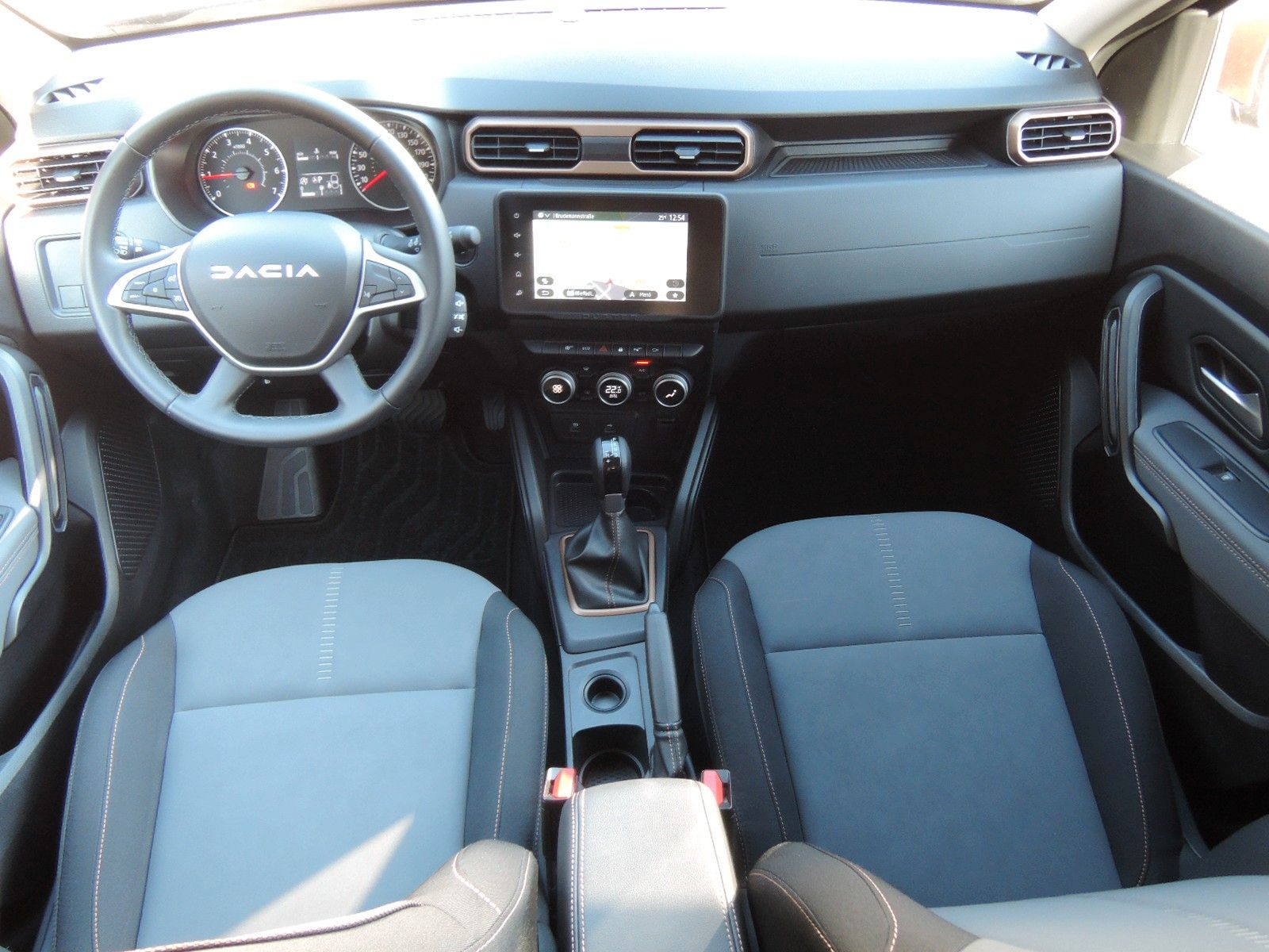 Dacia Duster TCe 150 EDC Extreme - Samsaru's Car Outlet