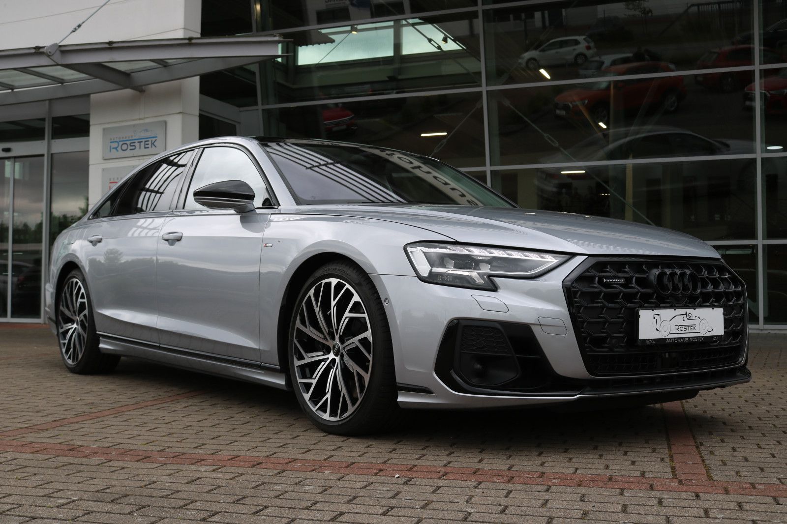 Audi A8 L 60 TFSI S line - Samsaru's Car Outlet