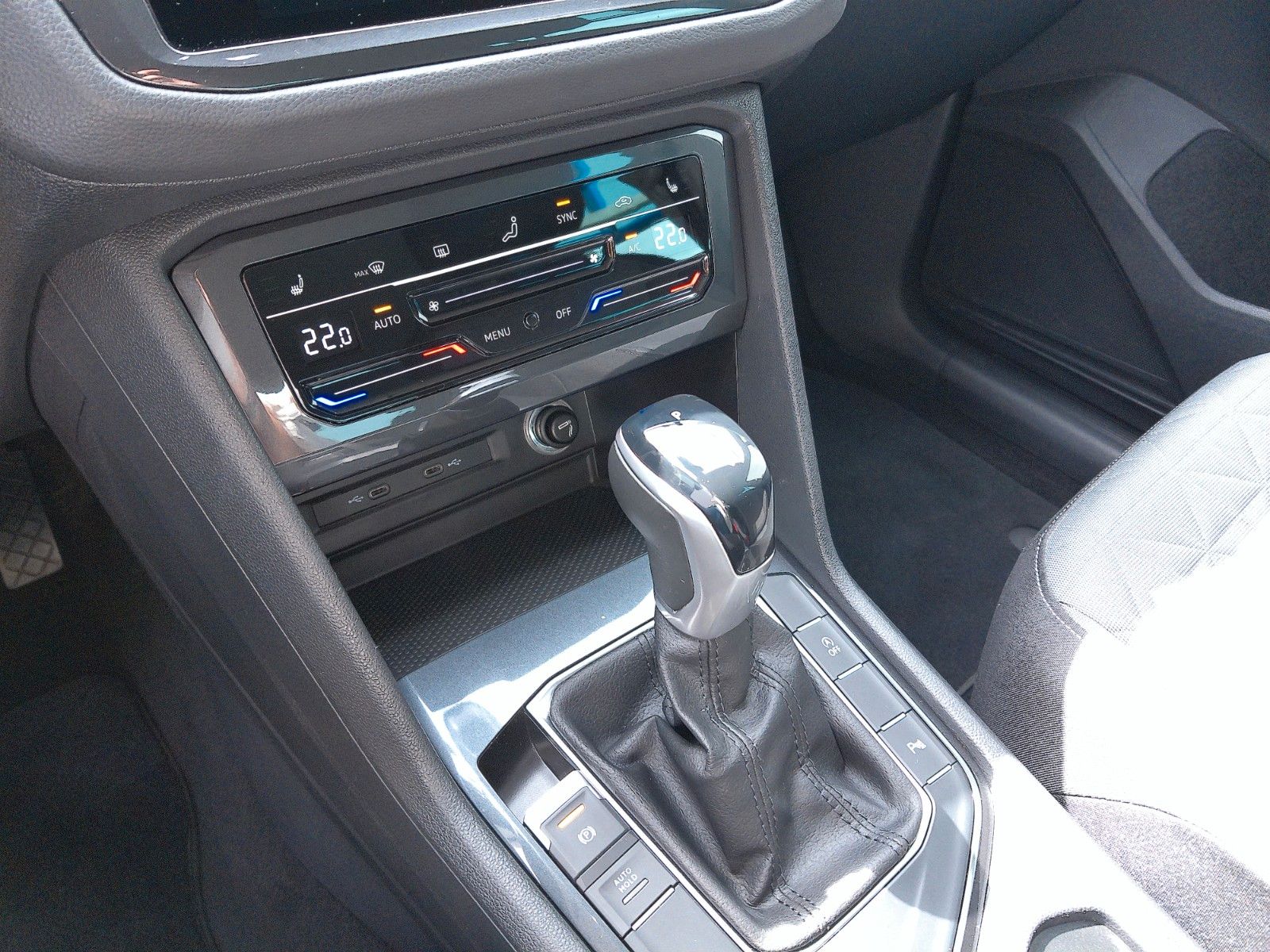 Volkswagen Tiguan 1.5 TSI DSG Life - Samsaru's Car Outlet