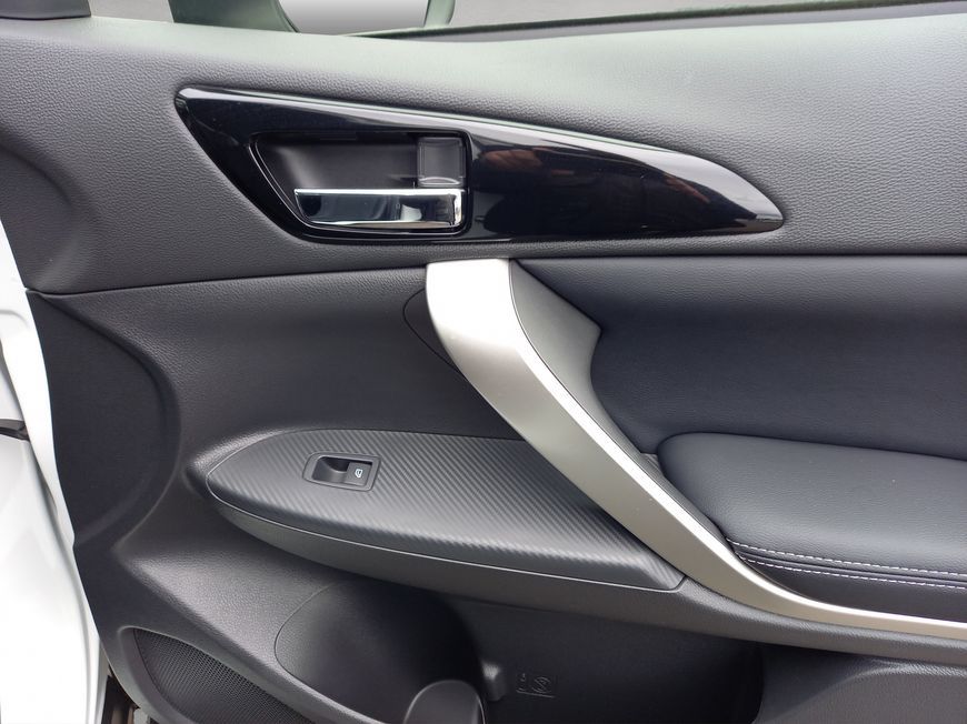 Mitsubishi Eclipse Cross Plug-In Hybrid 4WD Select