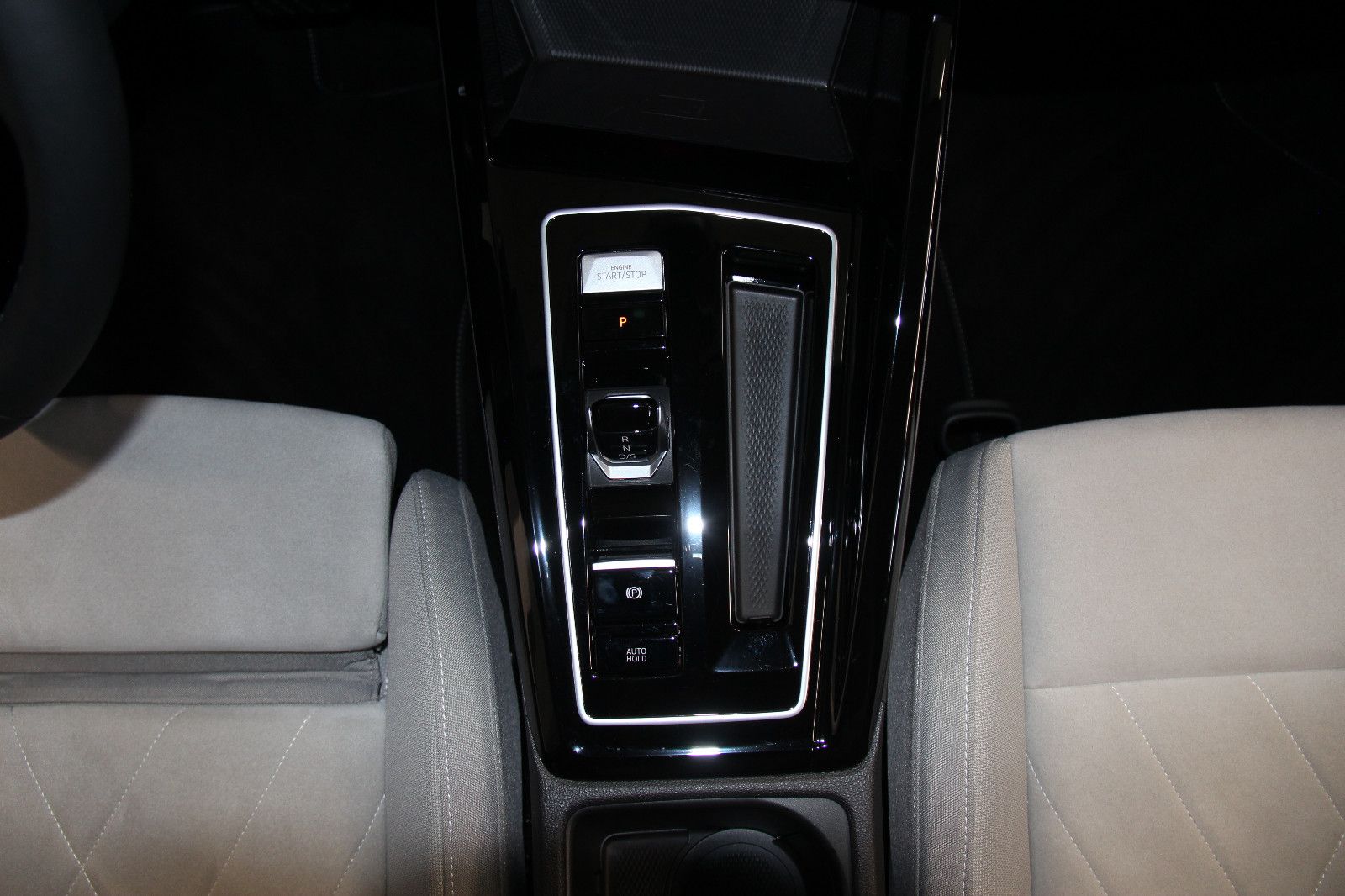 Volkswagen Golf 8 Var.Style 2.0 TDI DSG - Samsaru's Car Outlet