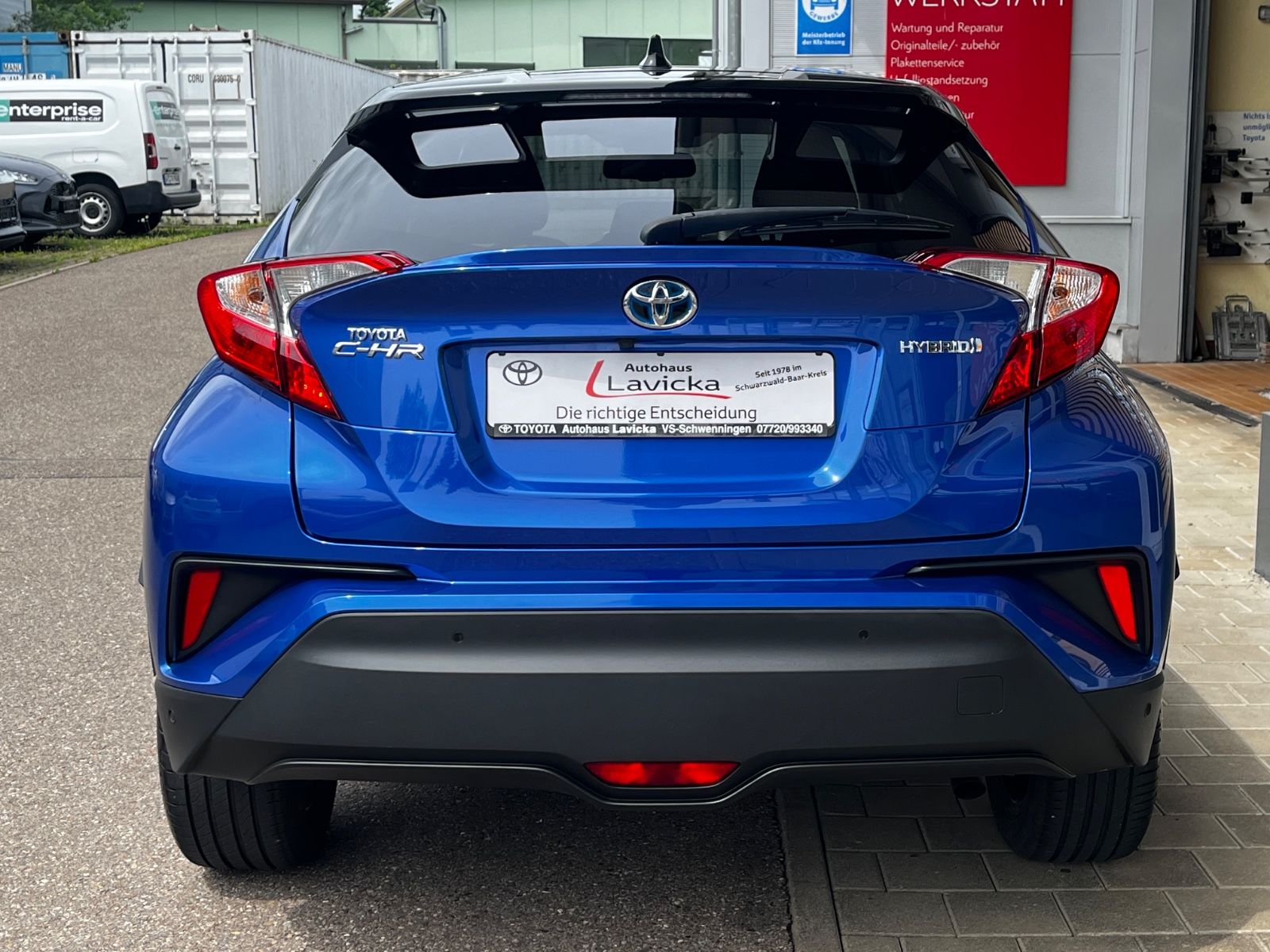 Toyota C-HR Hybrid Style - Samsaru's Car Outlet