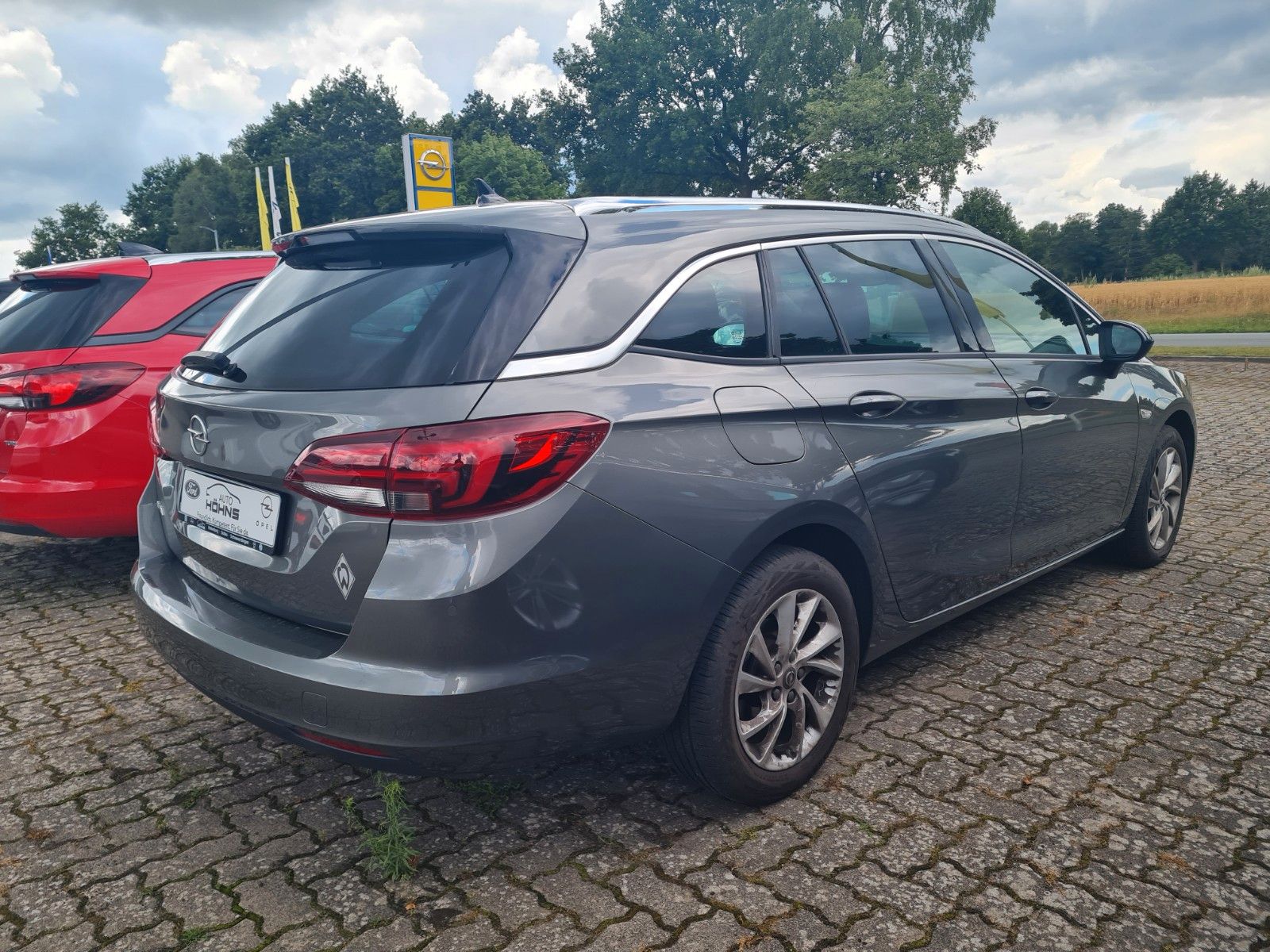Opel Astra K Sports Tourer Elegance - Samsaru's Car Outlet