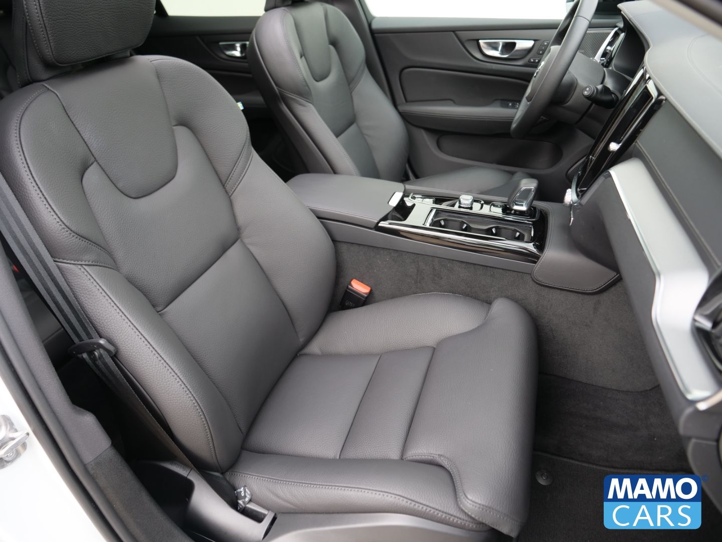 Volvo V60 T6 AWD Recharge Ultra Dark ACC/AHK/360°/PANO