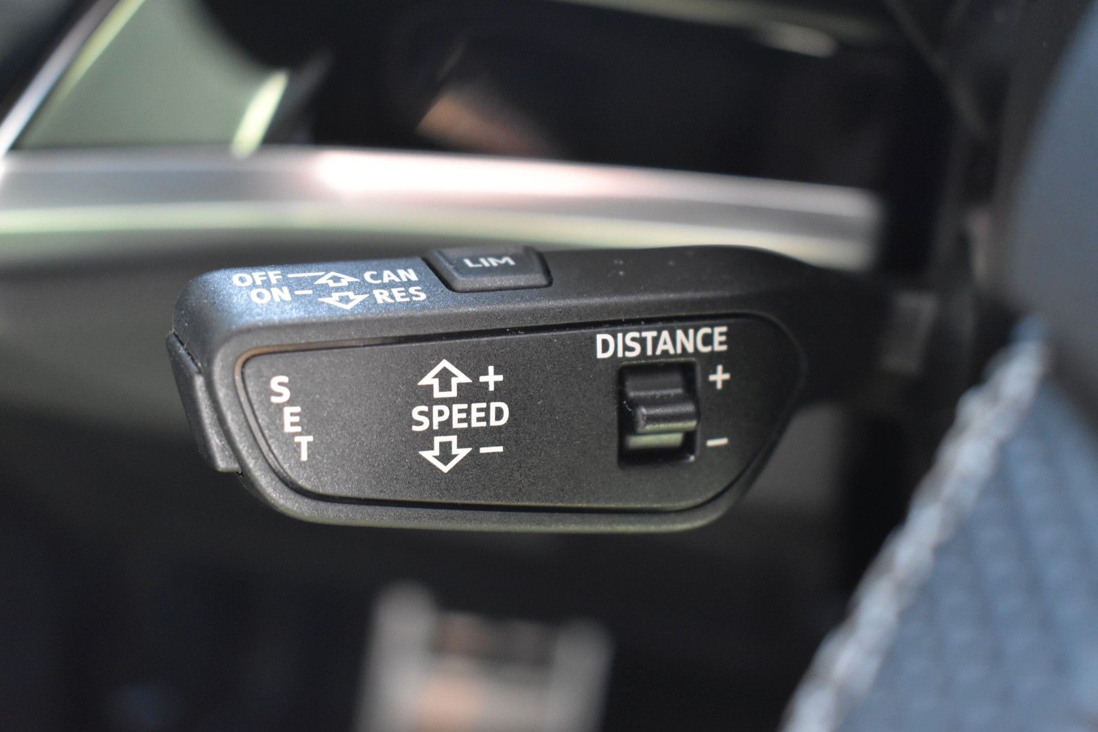 Audi Q3 40 TFSI quattro S line - Samsaru's Car Outlet