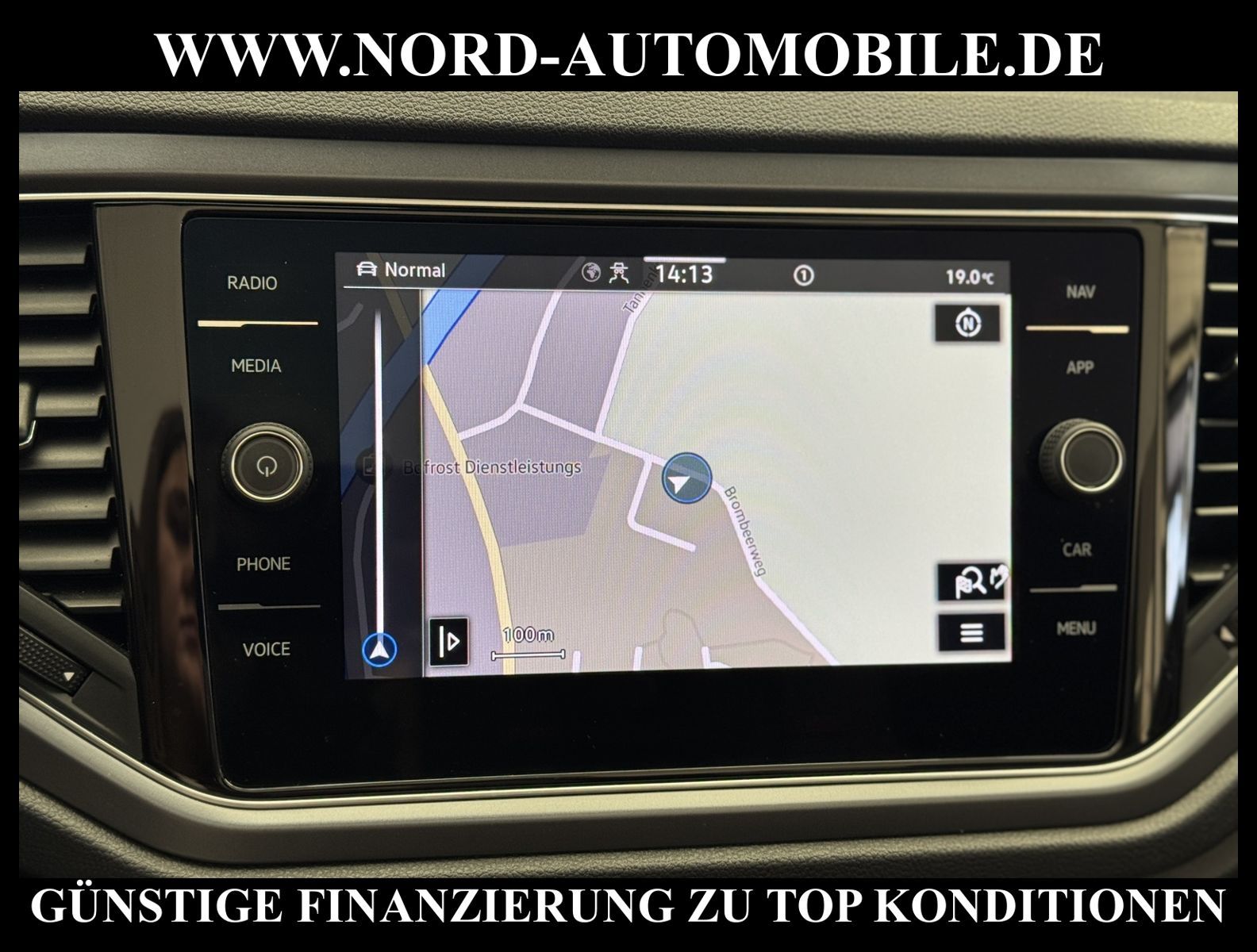 Volkswagen T-Roc 1.5 TSI DSG R-Line - Samsaru's Car Outlet