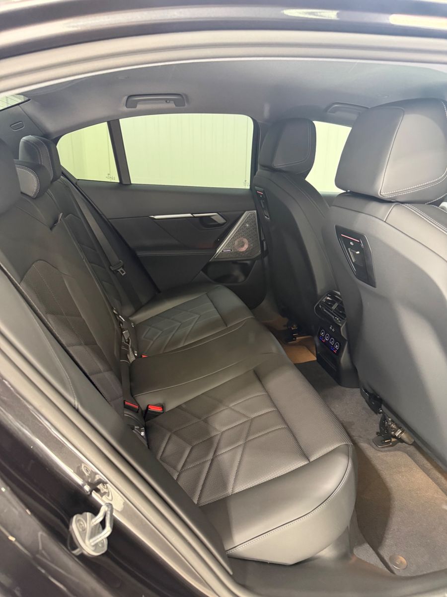 BMW 520i Limousine, Head-UP, Bowers&Wilkins, 1 Hand