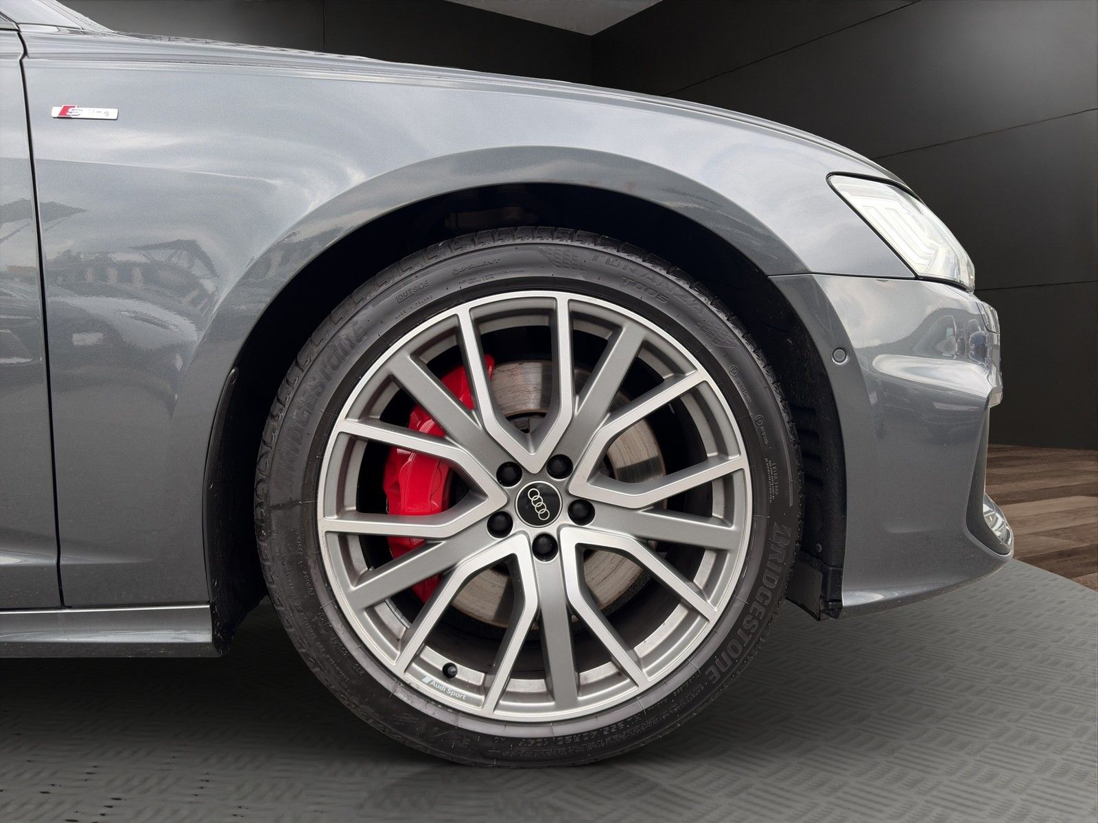 Audi A6 Avant 55 TFSI e q. S line Pano+AHK+Matrix+B&O