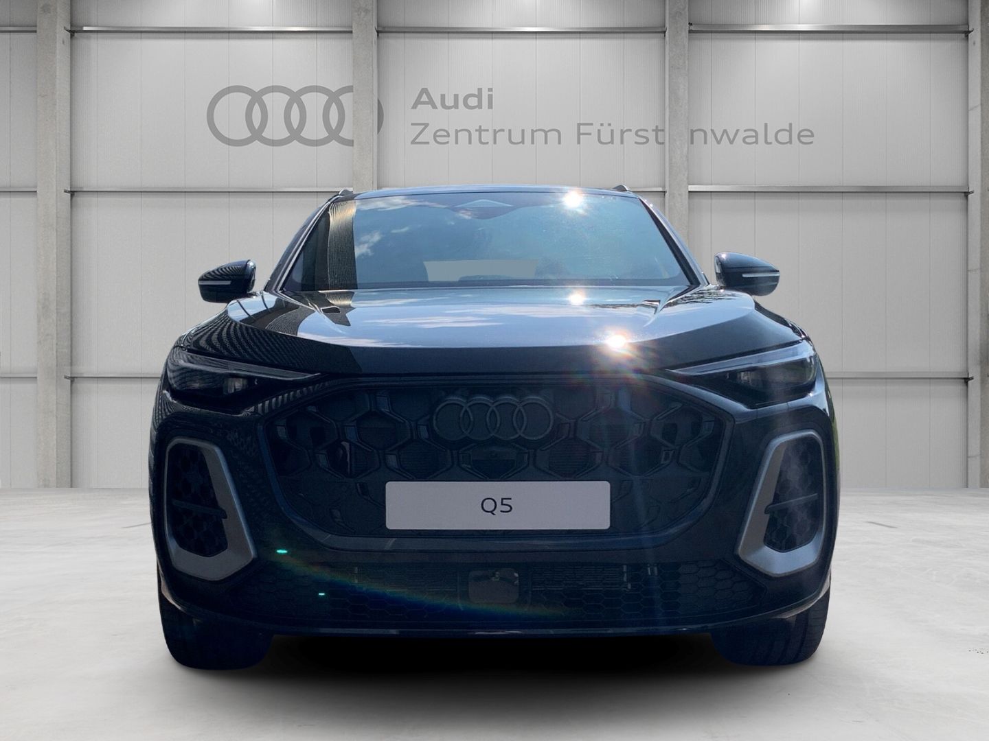 Audi Q5 TFSI quattro Stronic+edition one - Samsaru's Car Outlet