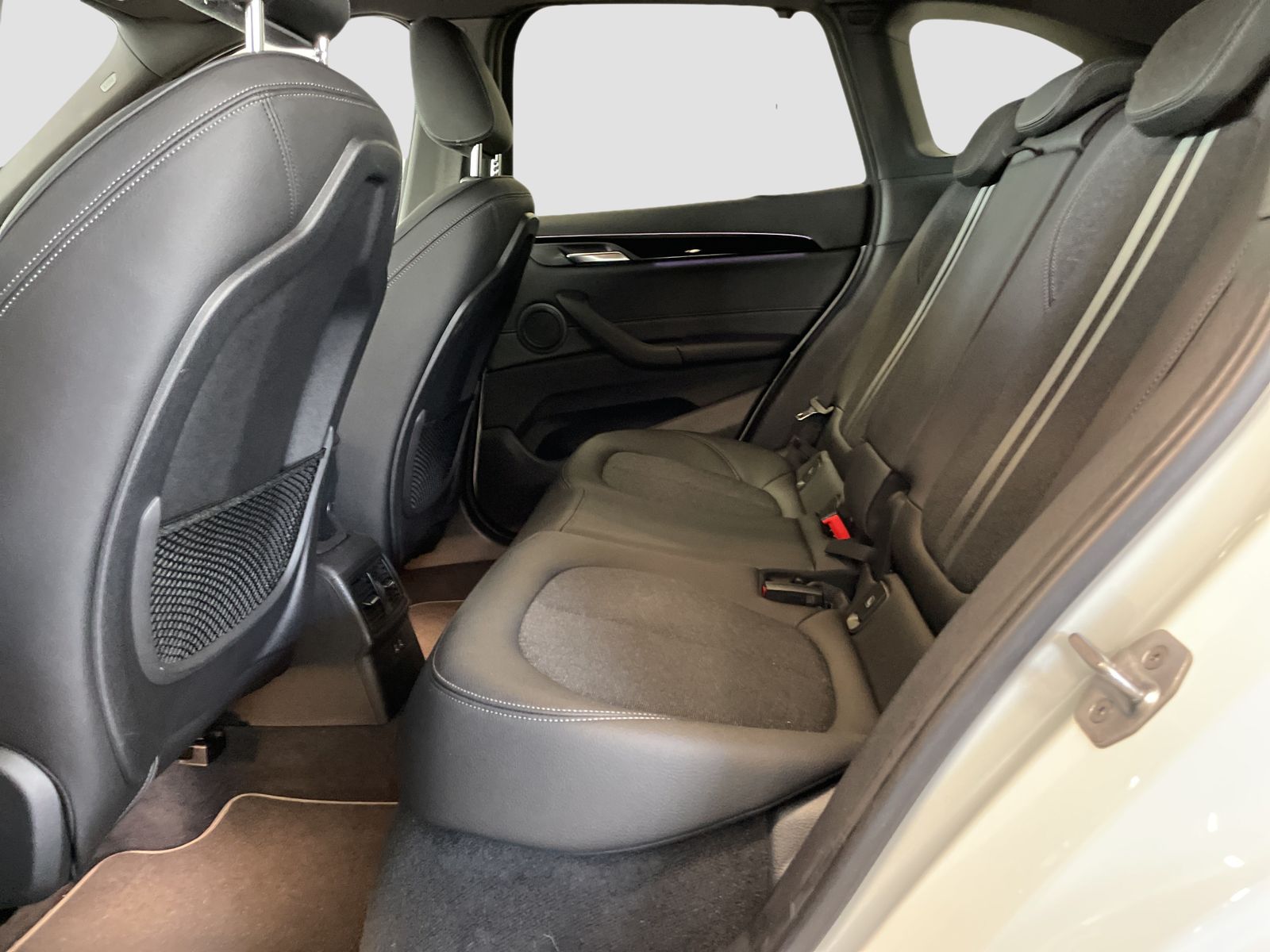 BMW X1 xDrive25e Sport Line - Samsaru's Car Outlet