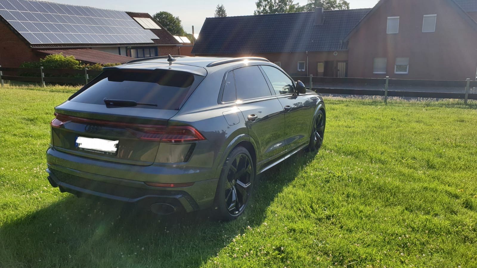 Audi RSQ8 DYN 4.0 TFSI Quattro TÜV-NEU-VMAX-2xCarbon