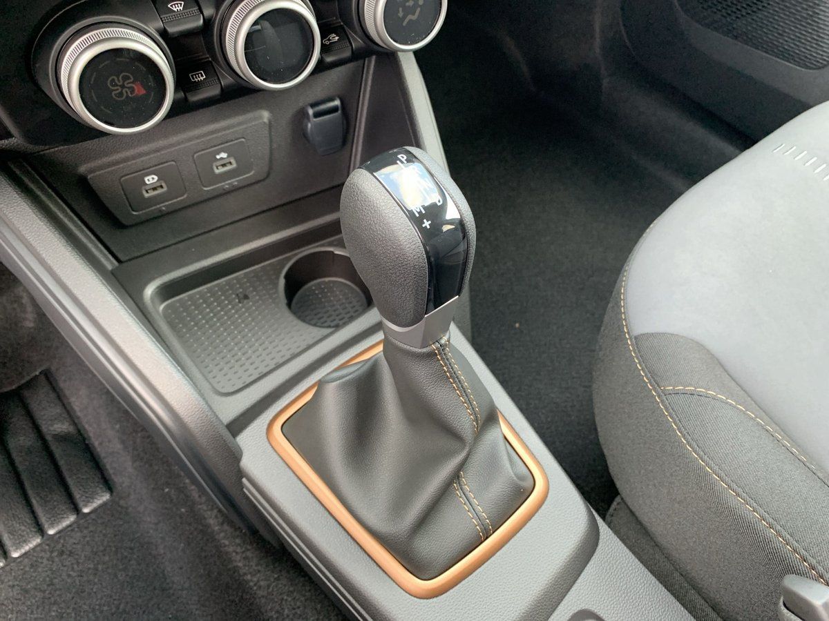 Dacia Duster TCe 150 EDC - Samsaru's Car Outlet