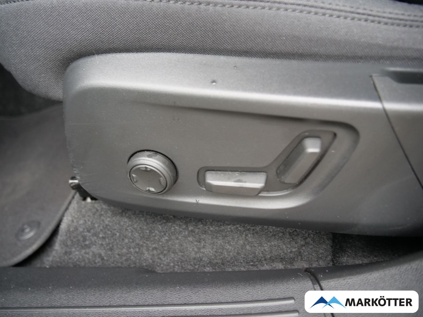 Volvo XC40 Recharge Single Motor STHZ/AHK/Wärmepumpe