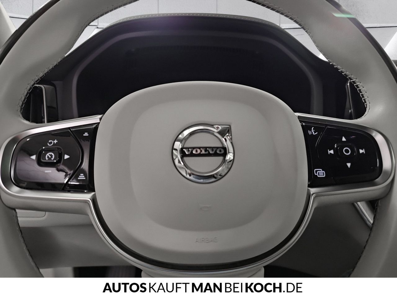 Volvo XC60 T6 AWD Inscription - Samsaru's Car Outlet