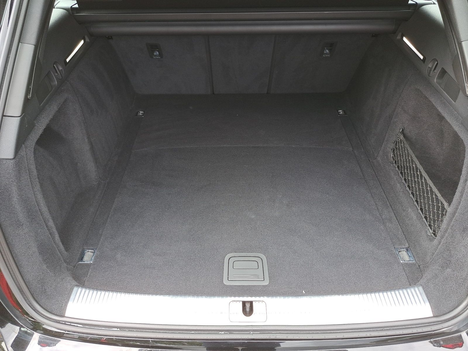 Audi A4 Avant advanced 40 TFSI S tronic - Samsaru's Car Outlet