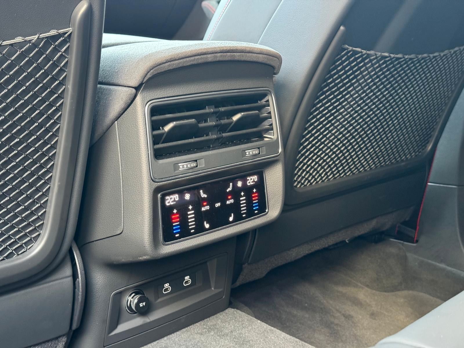 Audi RS Q8 PERFORMANCE/305/B&O/Keramik/MATRIX