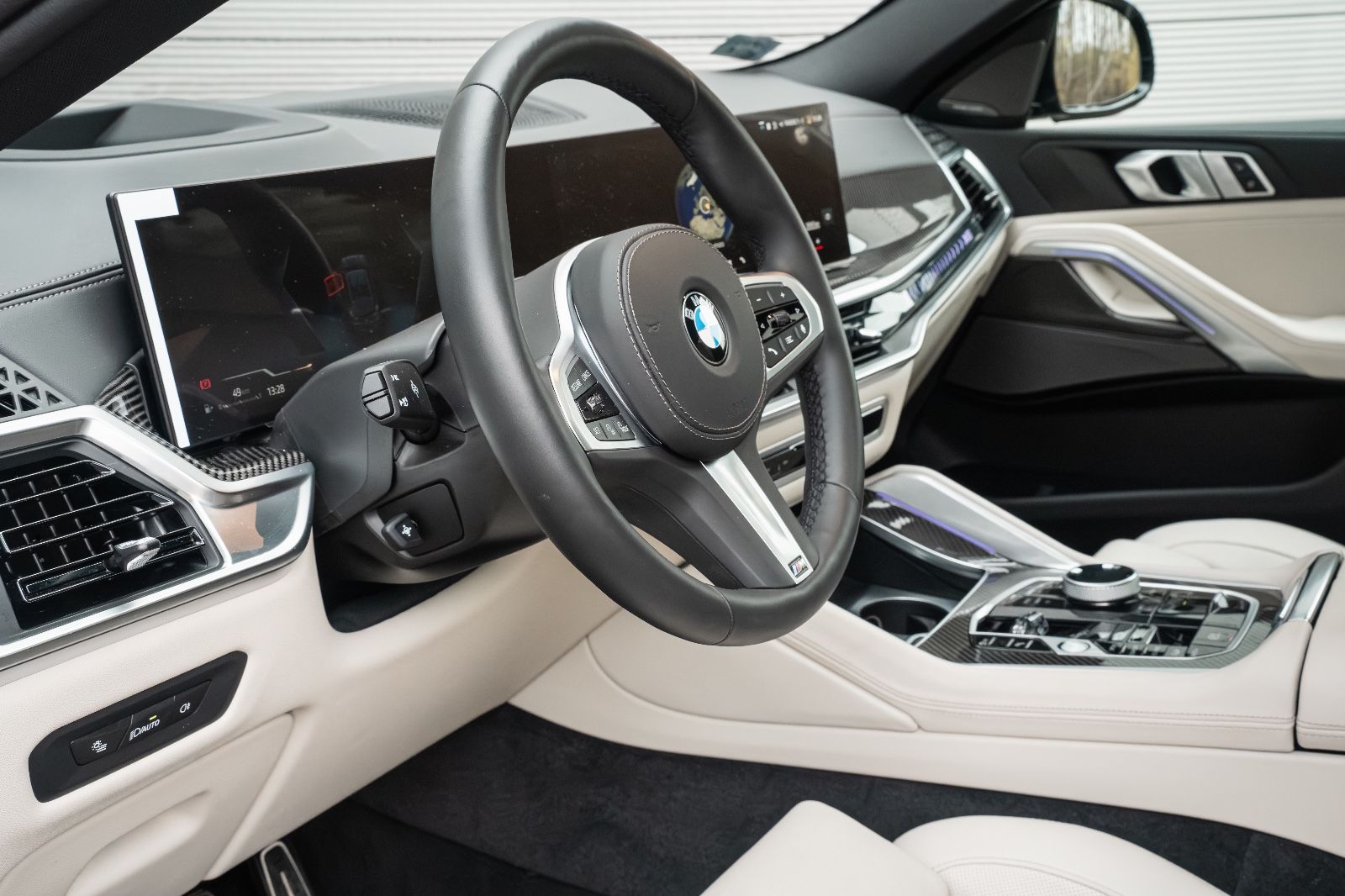 BMW X6 40d M SPORT PRO.LUFTFEDER.SOFTCL.PANO.AHK.22"