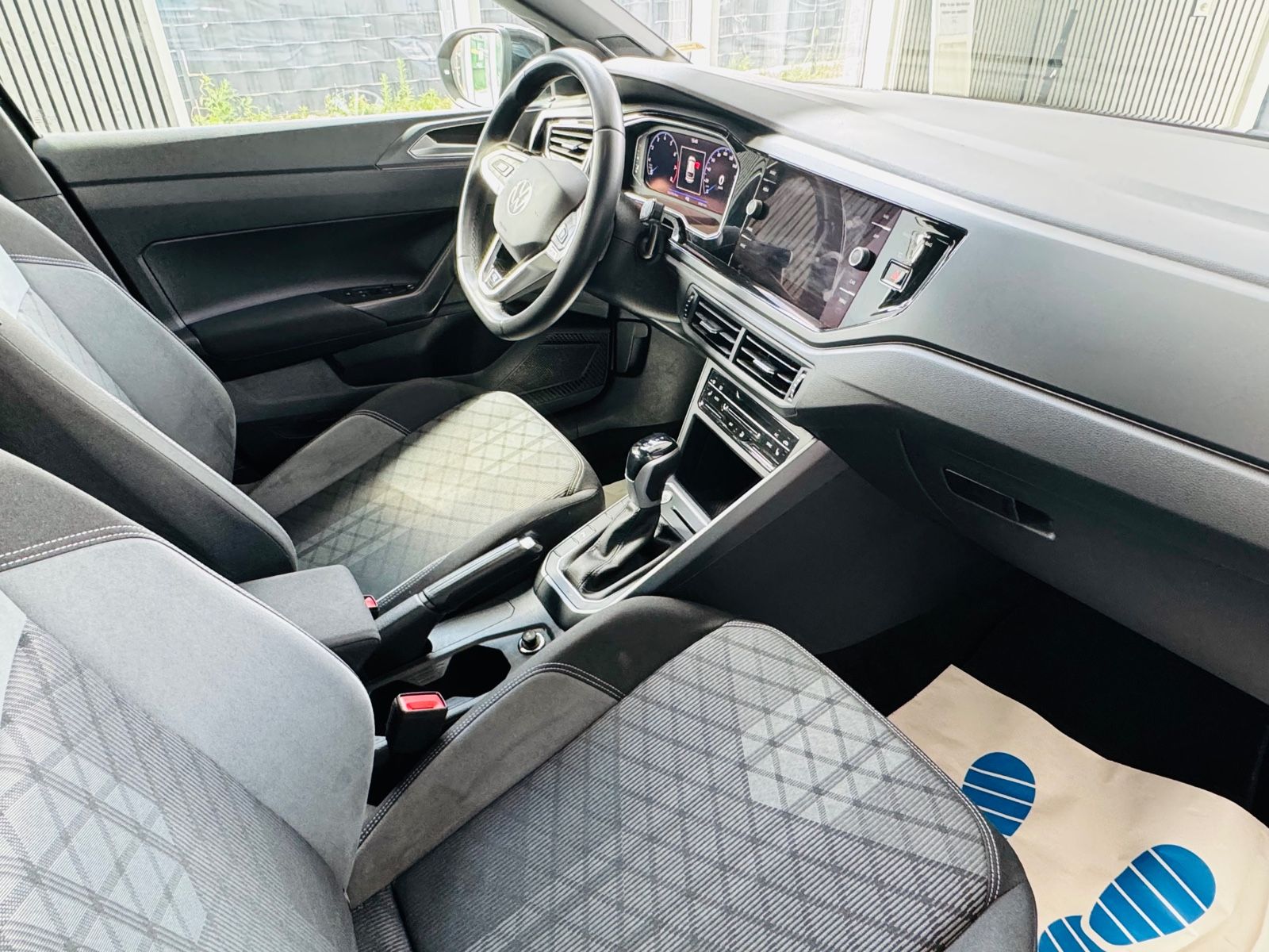 Volkswagen Taigo R-Line 1.5 TSI - Samsaru's Car Outlet
