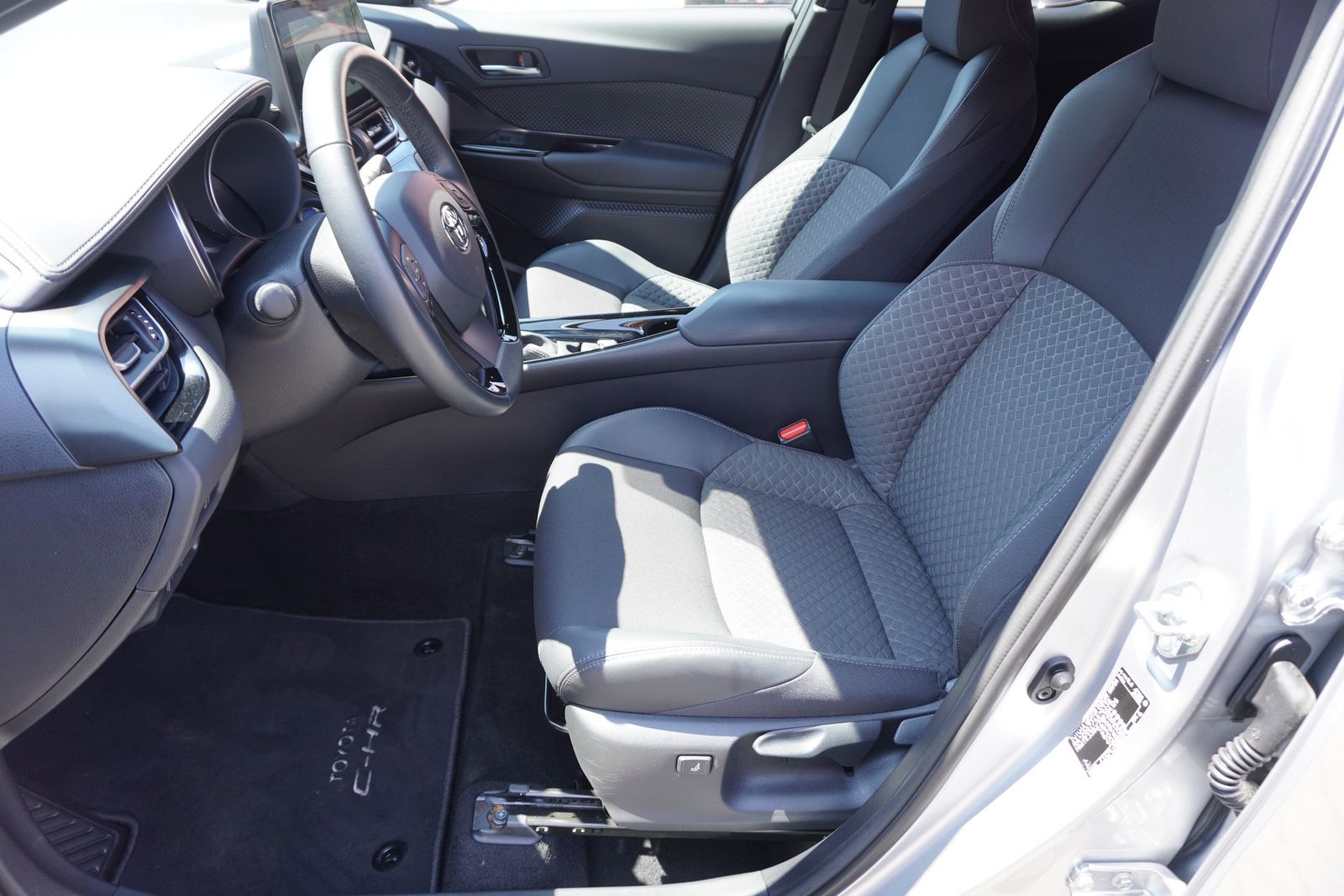 Toyota C-HR 1.8 Hybrid - Samsaru's Car Outlet
