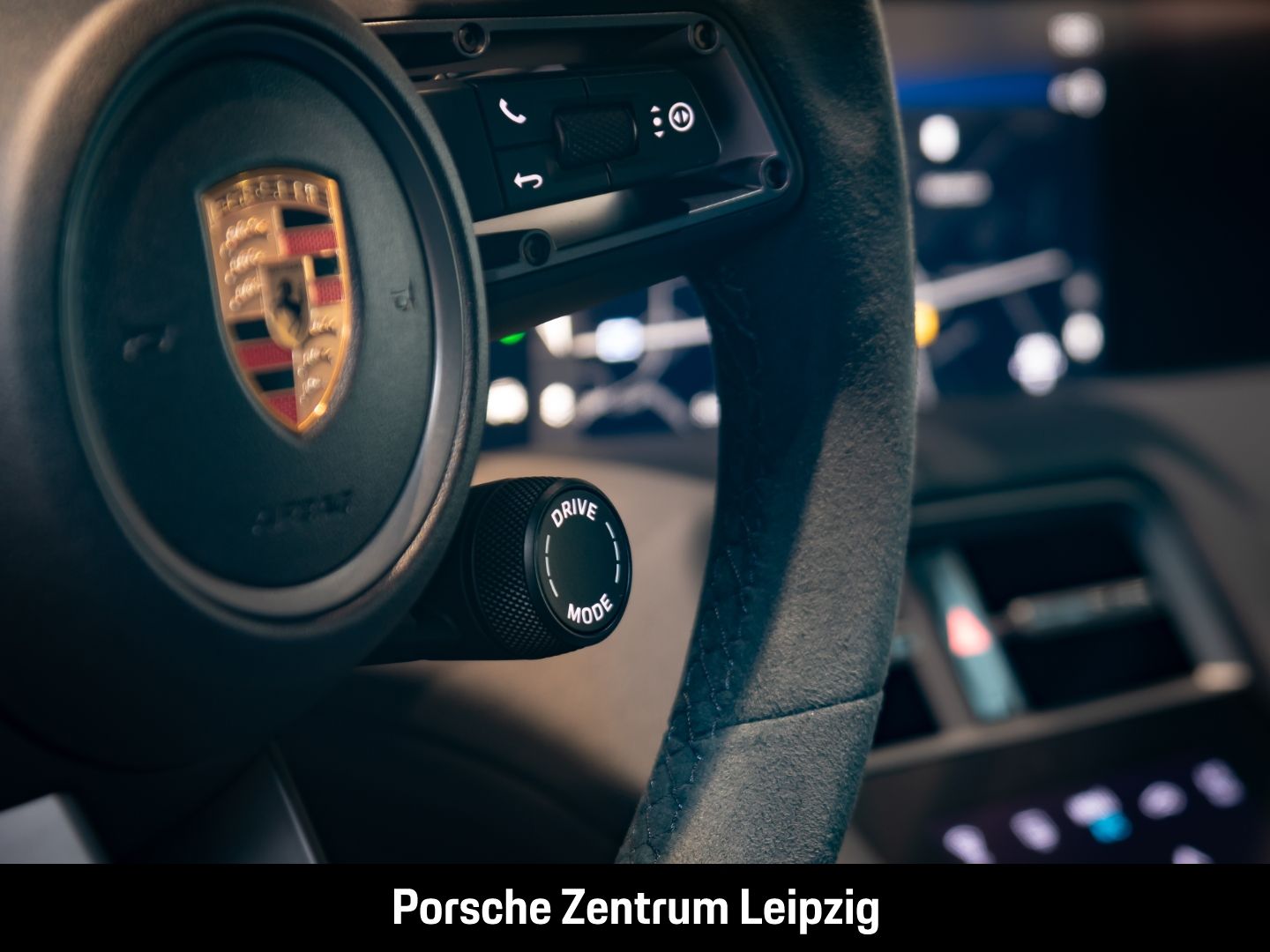 Porsche Taycan 4 Massage Sitzlüftung Bose ACC SportChron