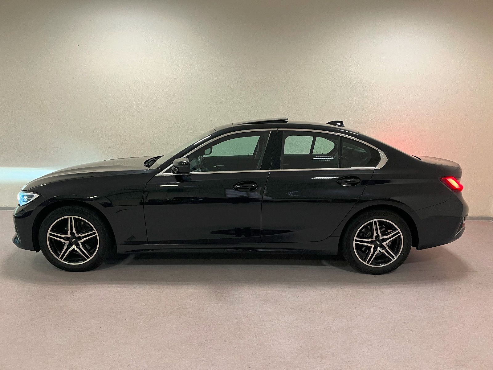 BMW 320 d xDrive LuxuryLine* Live Cockpit/Kamera/LED