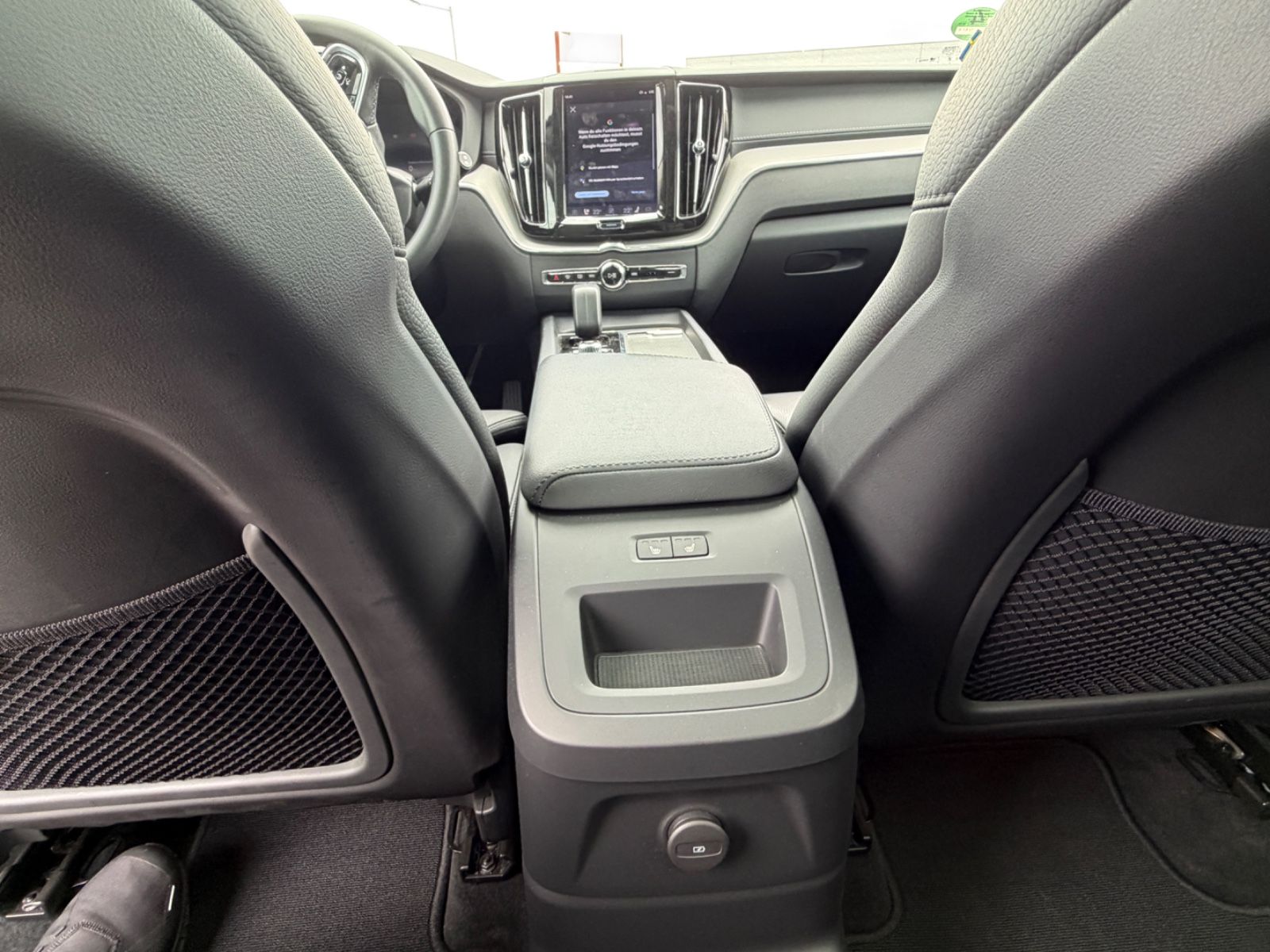 Volvo XC60 T8 Ultimate Dark Recharge HEICO V-Max offen