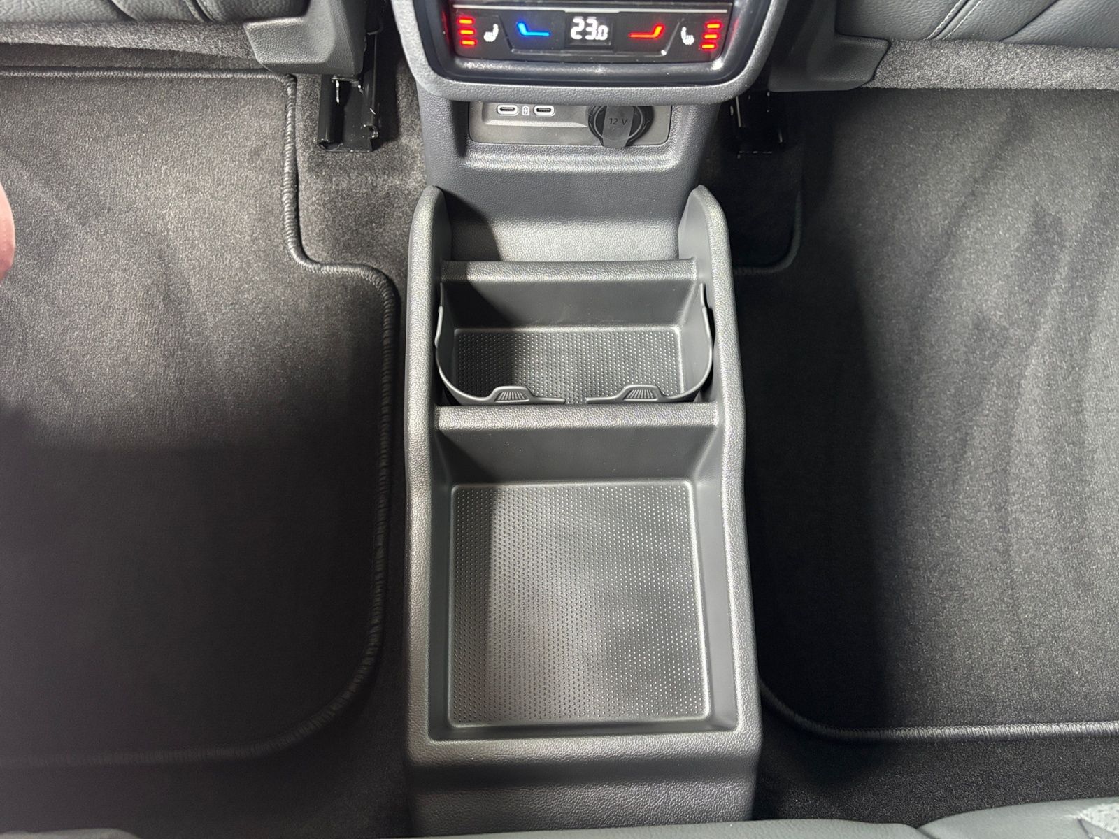 Skoda KODIAQ IV SPORTLINE 1,5TSI DSG NAVI LED AHK