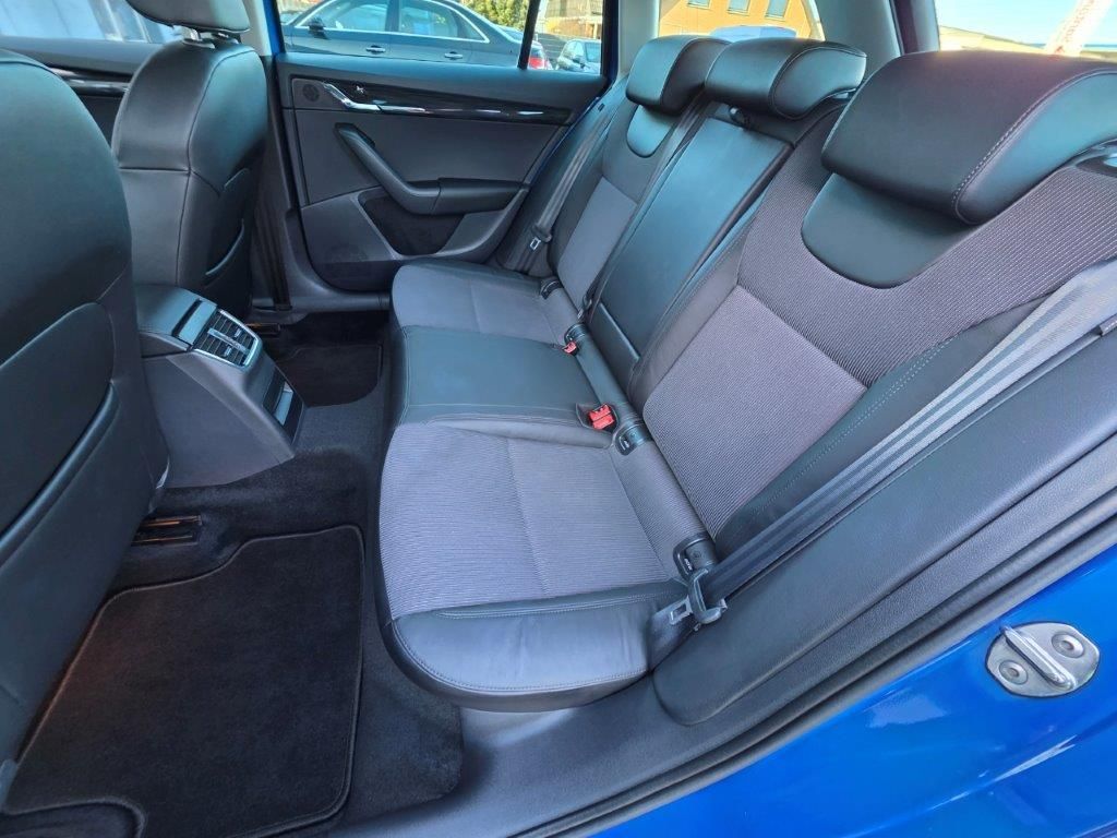 Skoda Octavia Combi 2.0 TDI DSG Style - Samsaru's Car Outlet