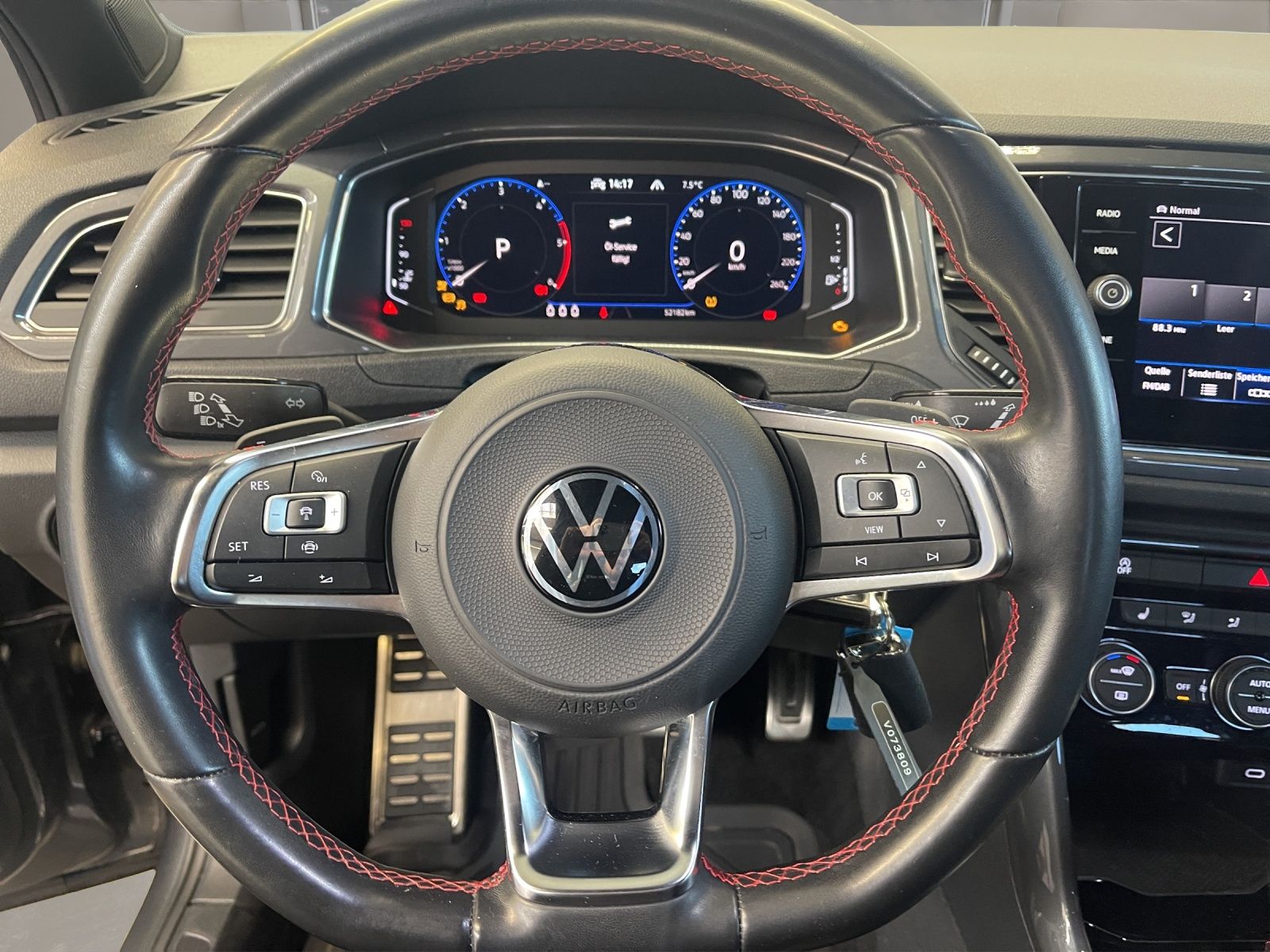 Volkswagen T-Roc 2.0 TDI Sport - Samsaru's Car Outlet