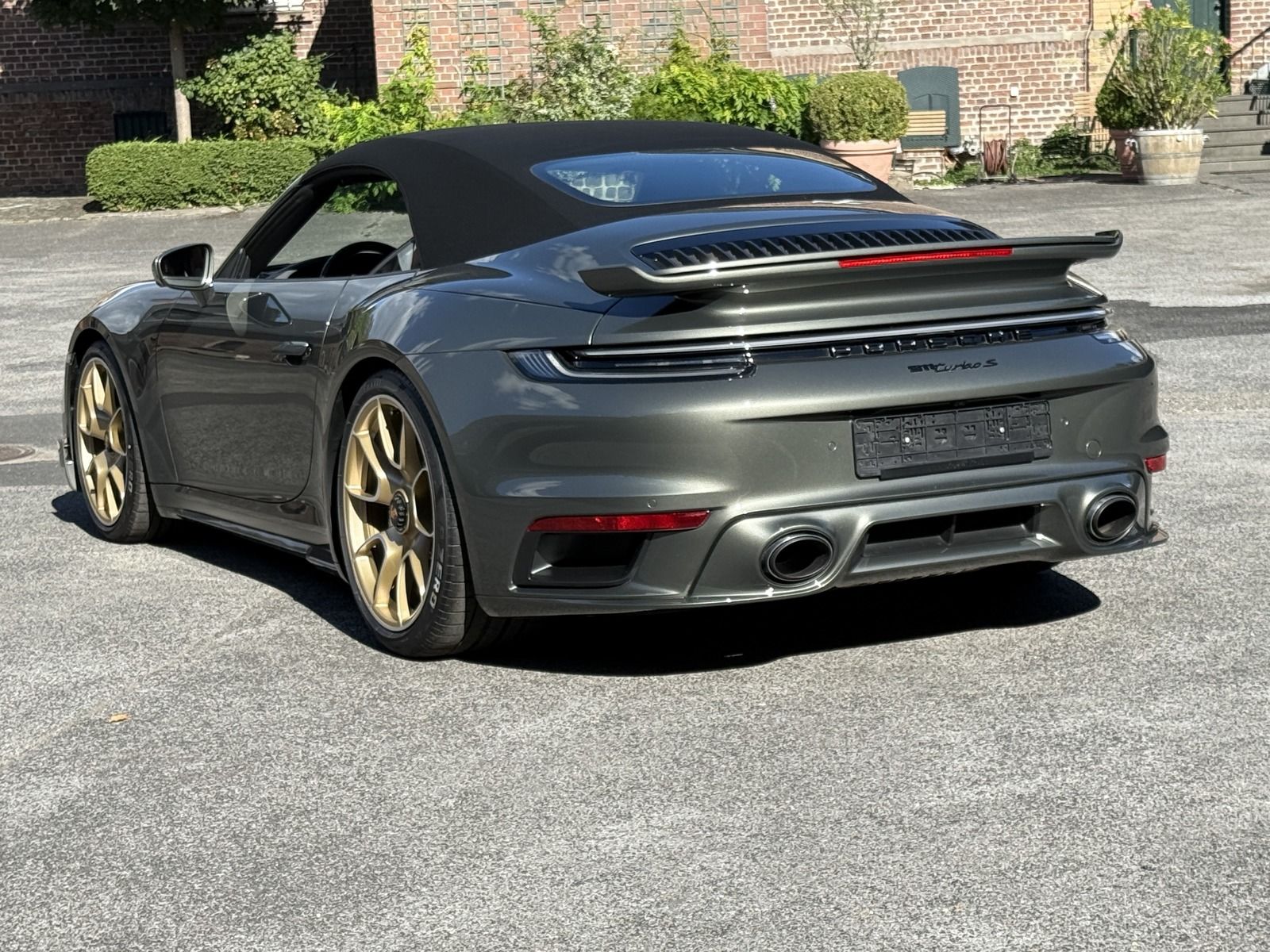 Porsche 992 911  Turbo S Cabriolet HERITAGE DESIGN*SPORT