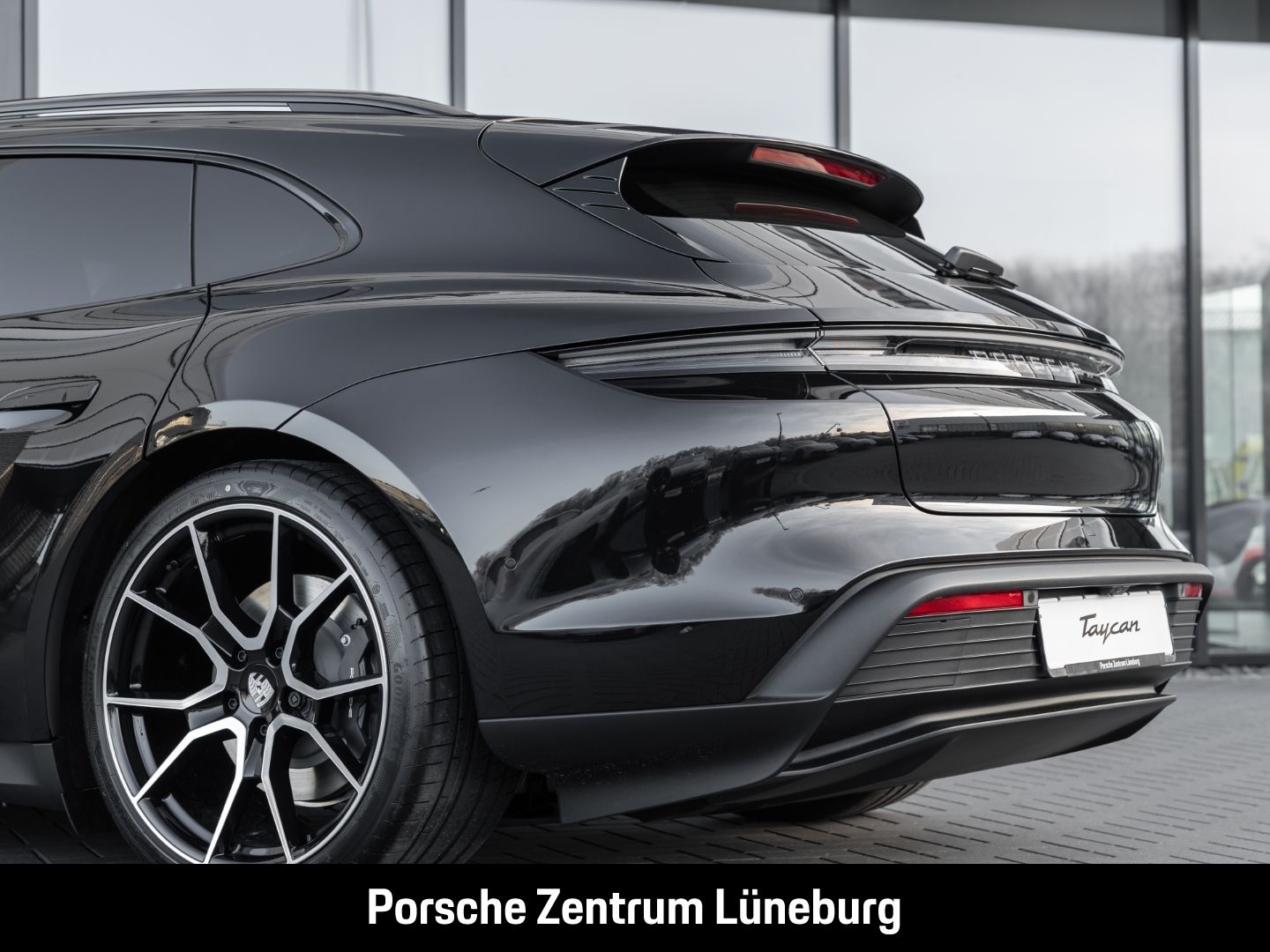 Porsche Taycan Sport Turismo InnoDrive Surround-View