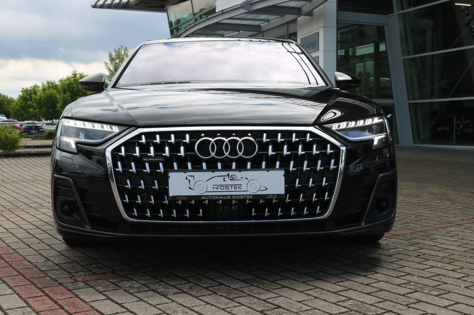 Audi A8 55 TFSI quattro - Samsaru's Car Outlet