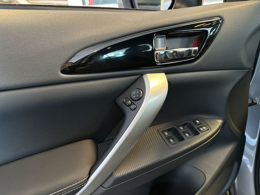 Mitsubishi Eclipse Cross Plug-In Hybrid 4WD Select*Vorführw