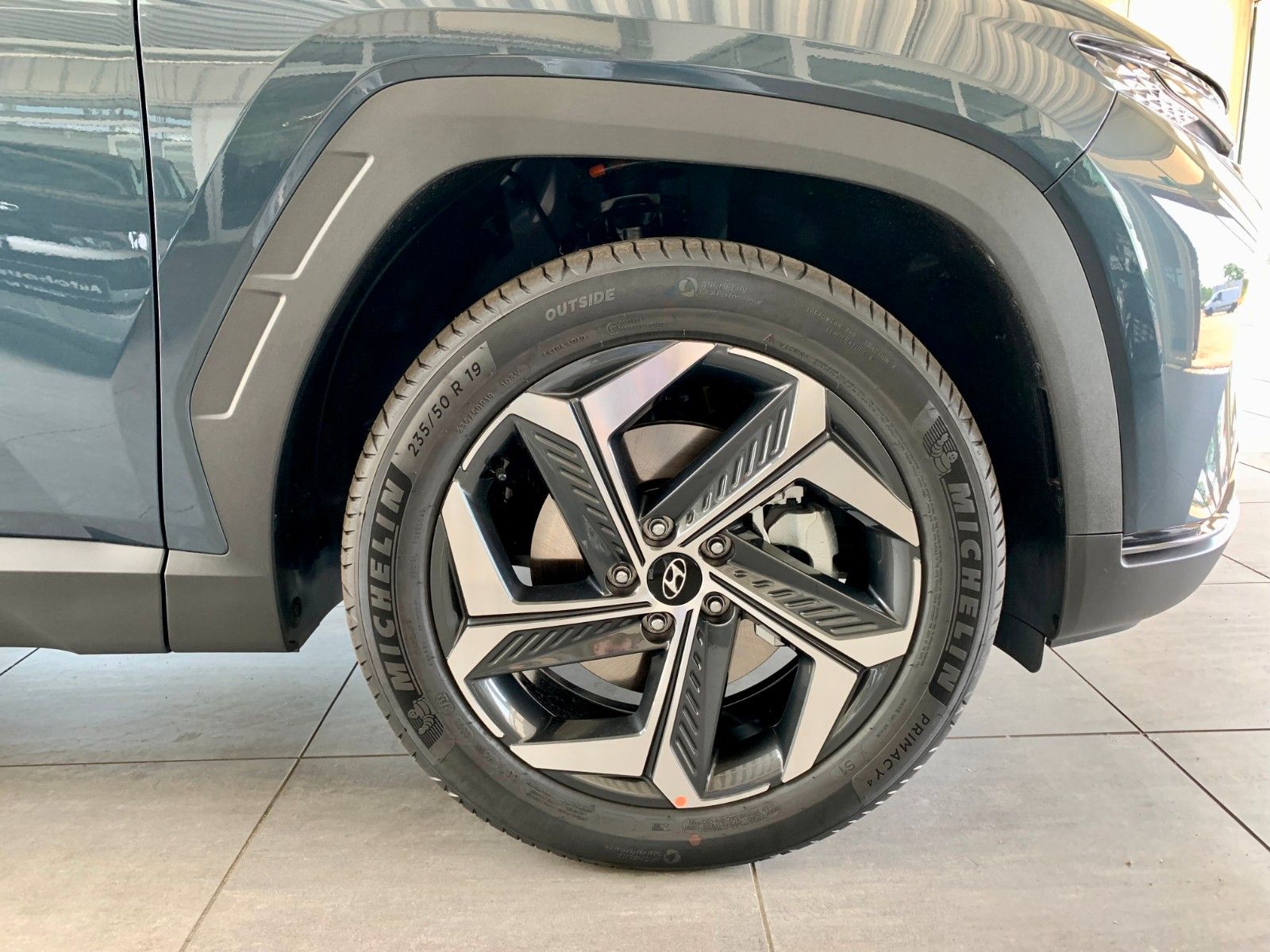 Hyundai Tucson 1.6 T-GDI Hybrid 4WD - Samsaru's Car Outlet