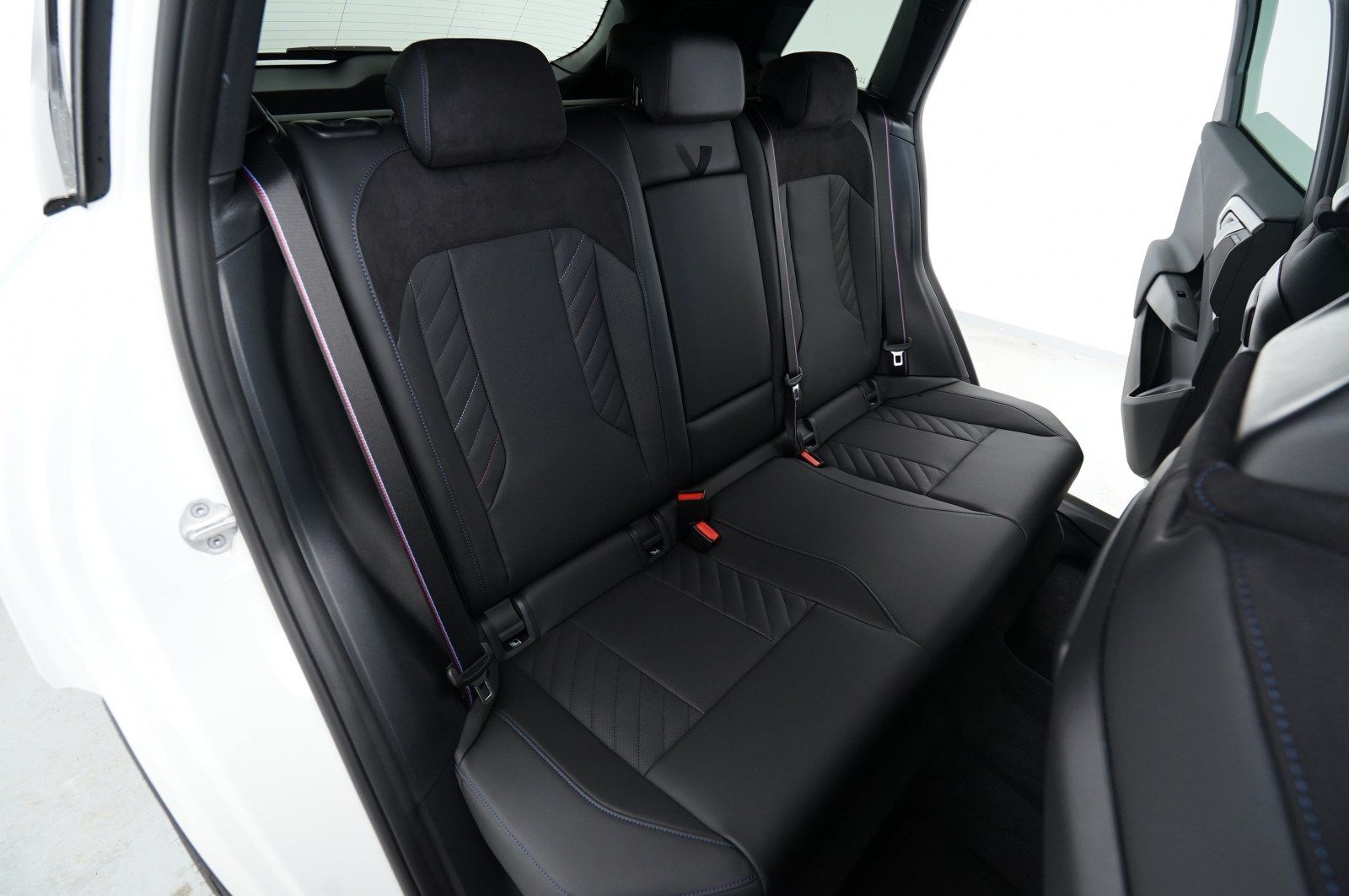 BMW X3 30e xDrive (M-Sport Navi LED AHK H/K Shz PDC)