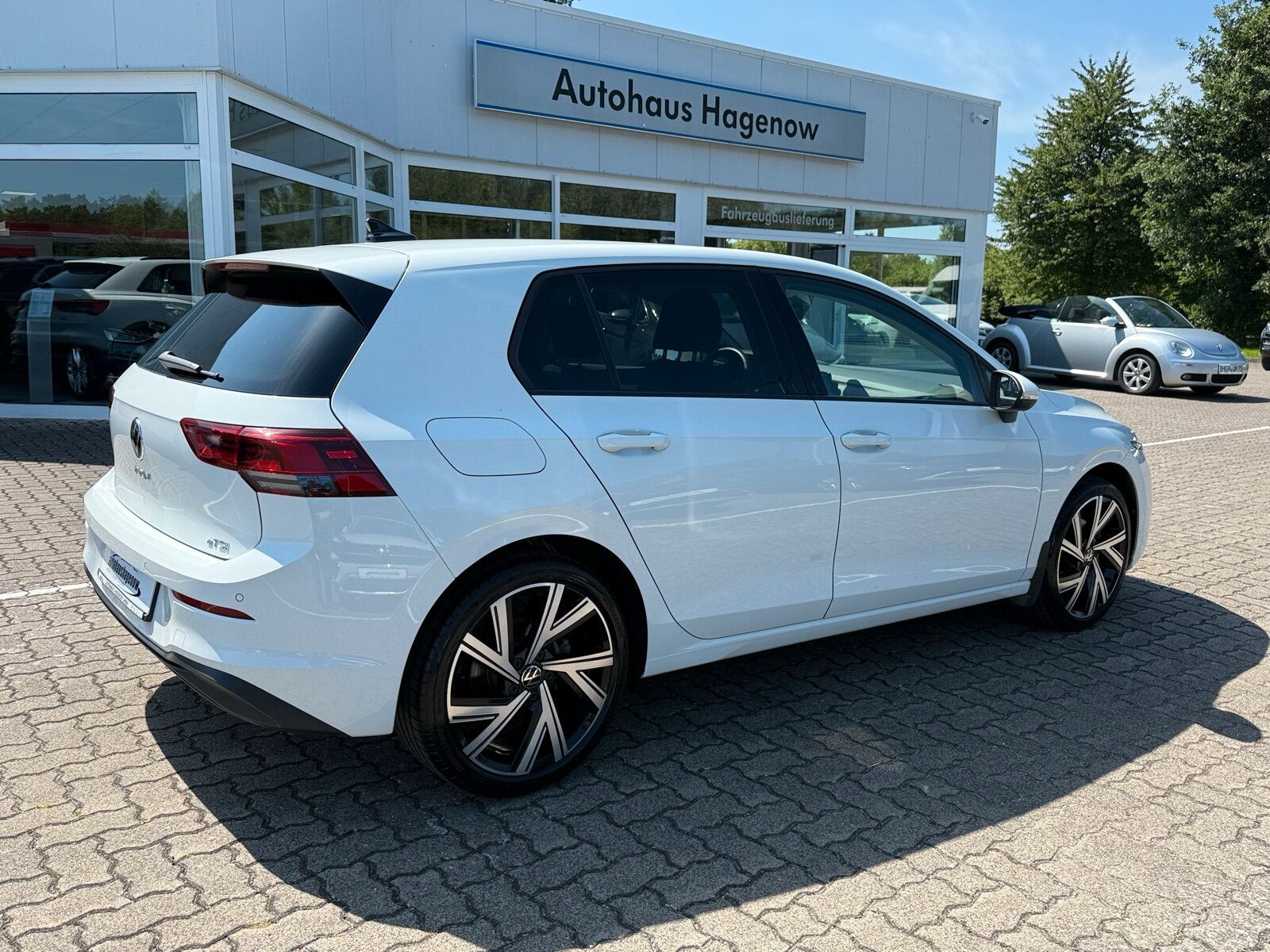 Volkswagen 1.5 eTSI Life - Samsaru's Car Outlet