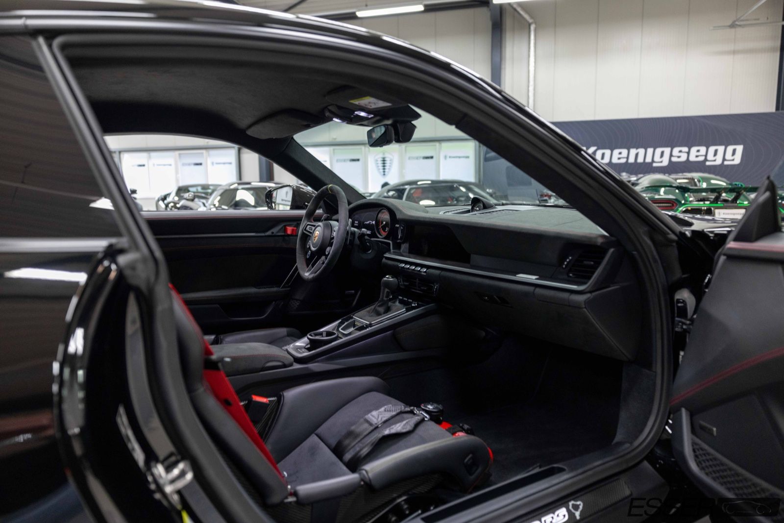 Porsche 992 GT3 RS - Samsaru's Car Outlet