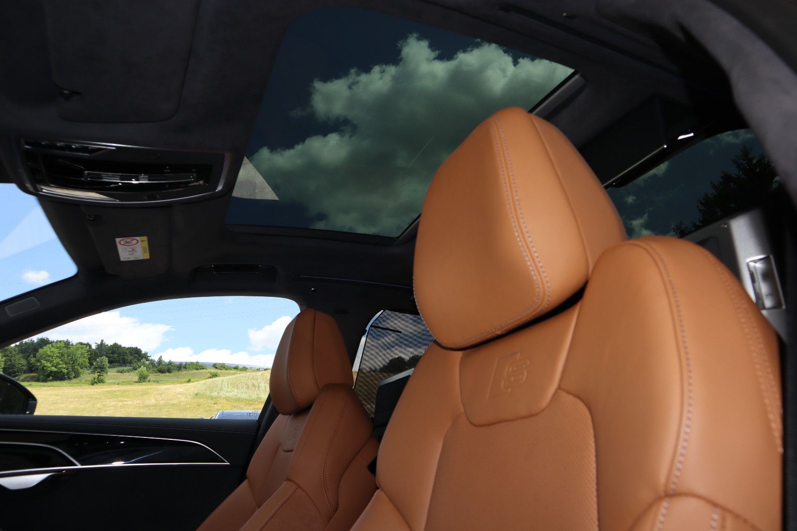 Audi A8L 60 TFSI V8 lang exclusive - Samsaru's Car Outlet