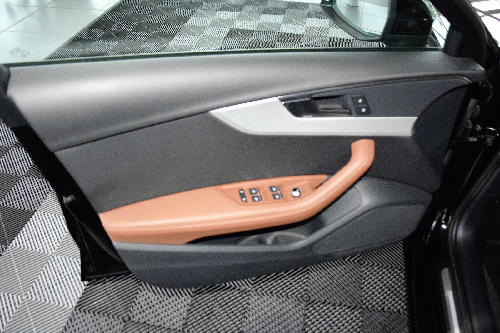 Audi A4 Av 50 TDI qu - Samsaru's Car Outlet
