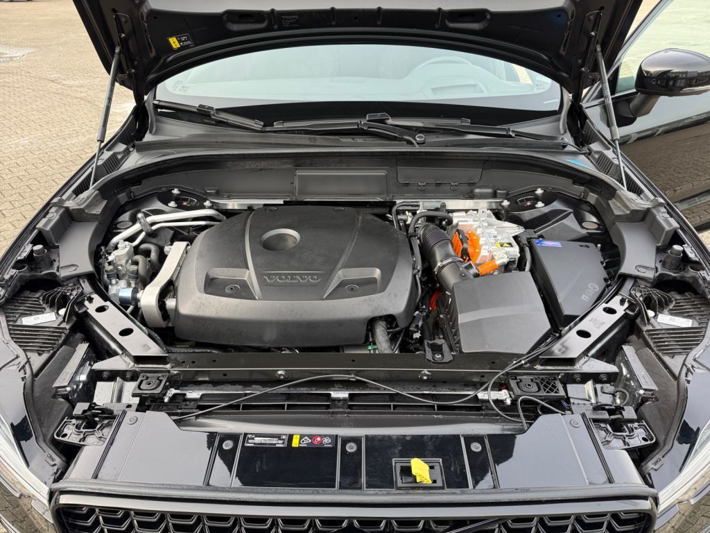 Volvo XC60 T6 AWD Plug-in Hybrid Ultra Black Edition 3