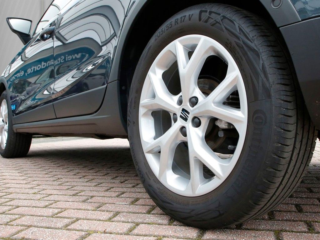 Seat Arona 1.0 TSI DSG FR 17" AHK ACC Kamera LED SH