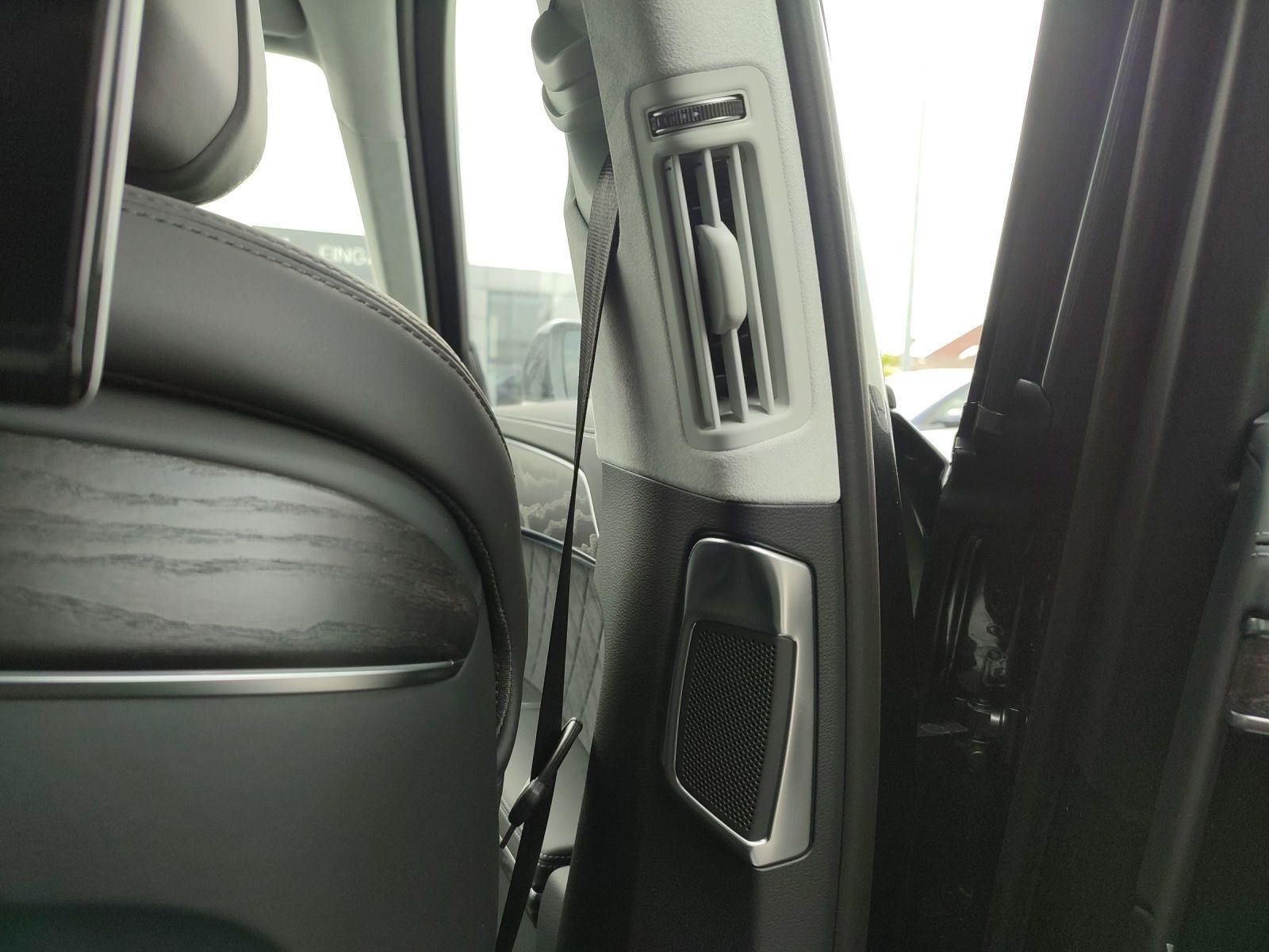 Audi A8 L 60 TFSI e quattro S line - Samsaru's Car Outlet